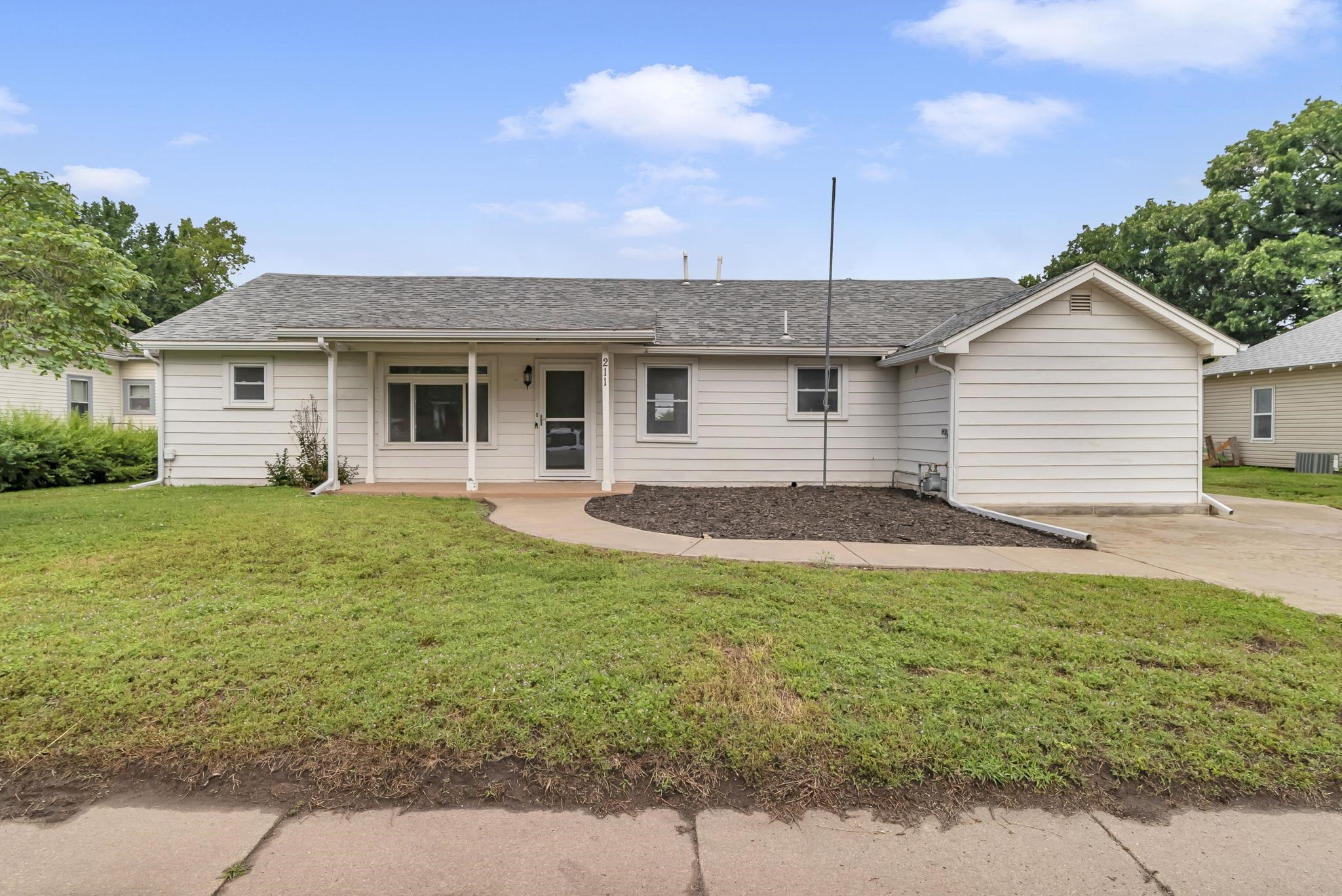 211 N Madison Property Photo 1