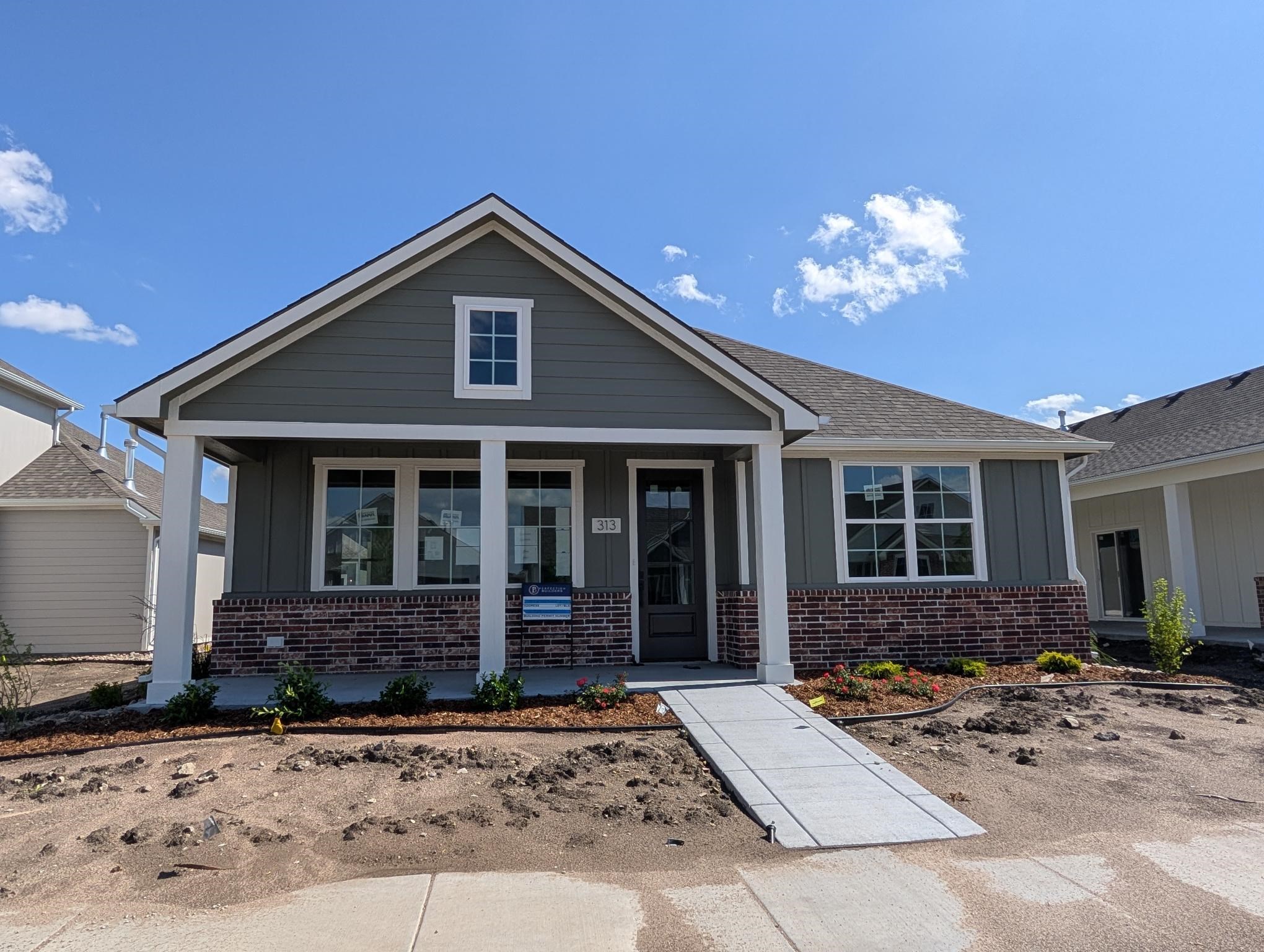 313 W Boxthorn Property Photo 1