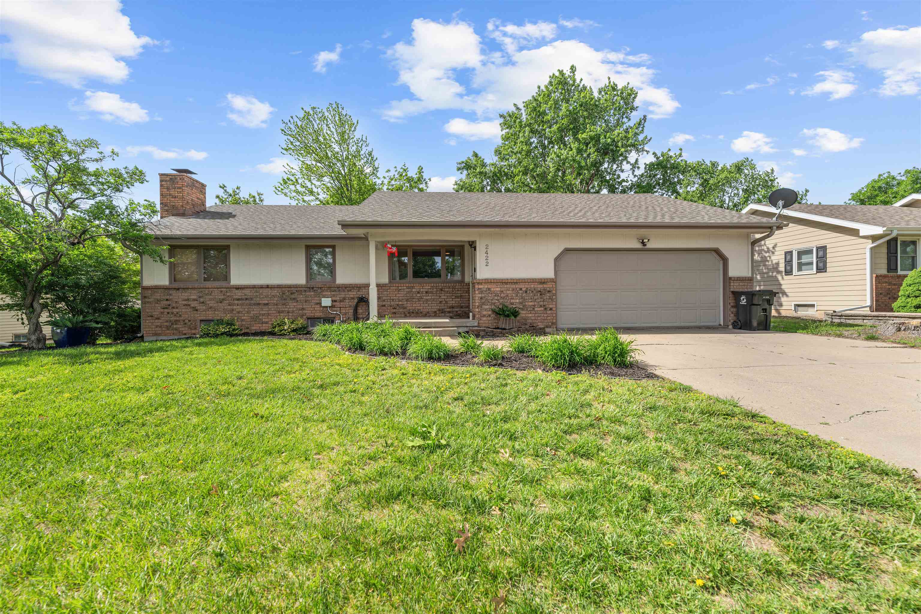 2422 Brookwood Ln Property Photo 1