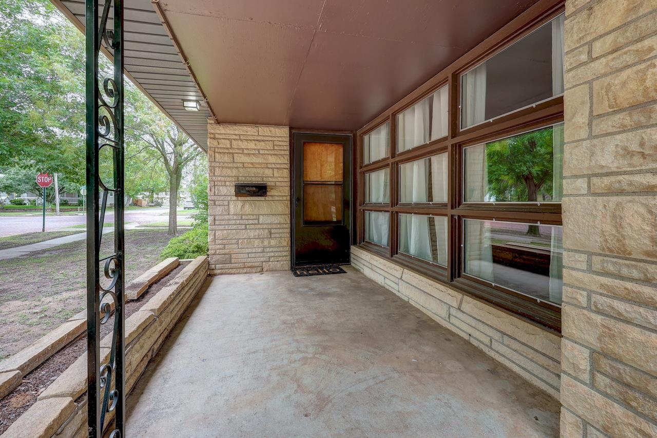 424 W Birch Ave Property Photo 5