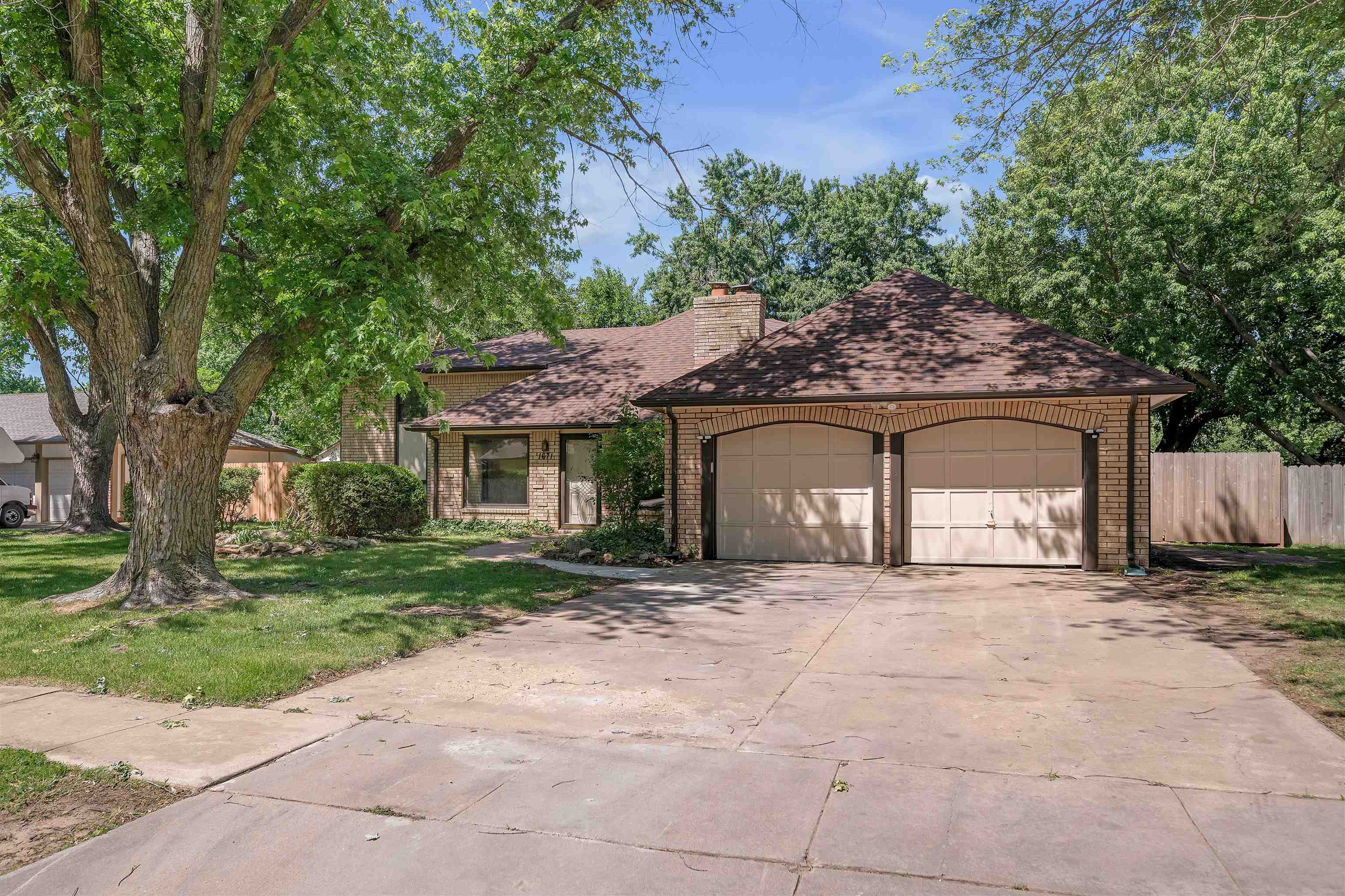 1671 N Maybelle St Property Photo 1
