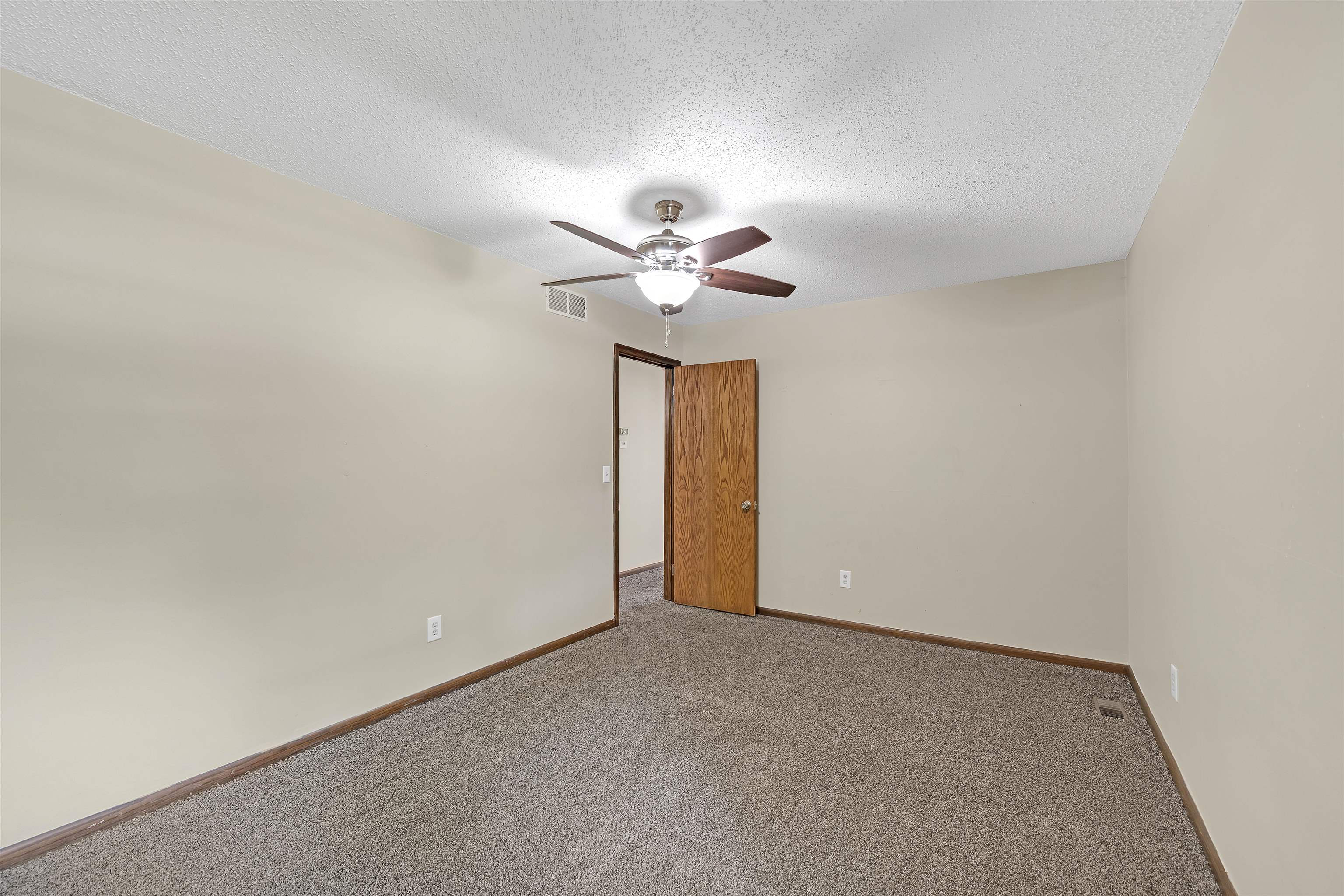 1671 N Maybelle St Property Photo 18