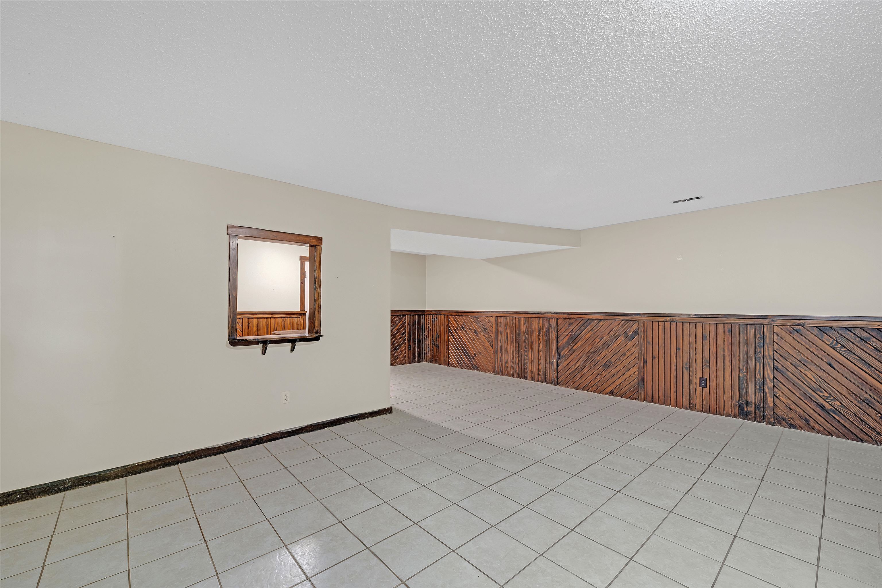 1671 N Maybelle St Property Photo 22