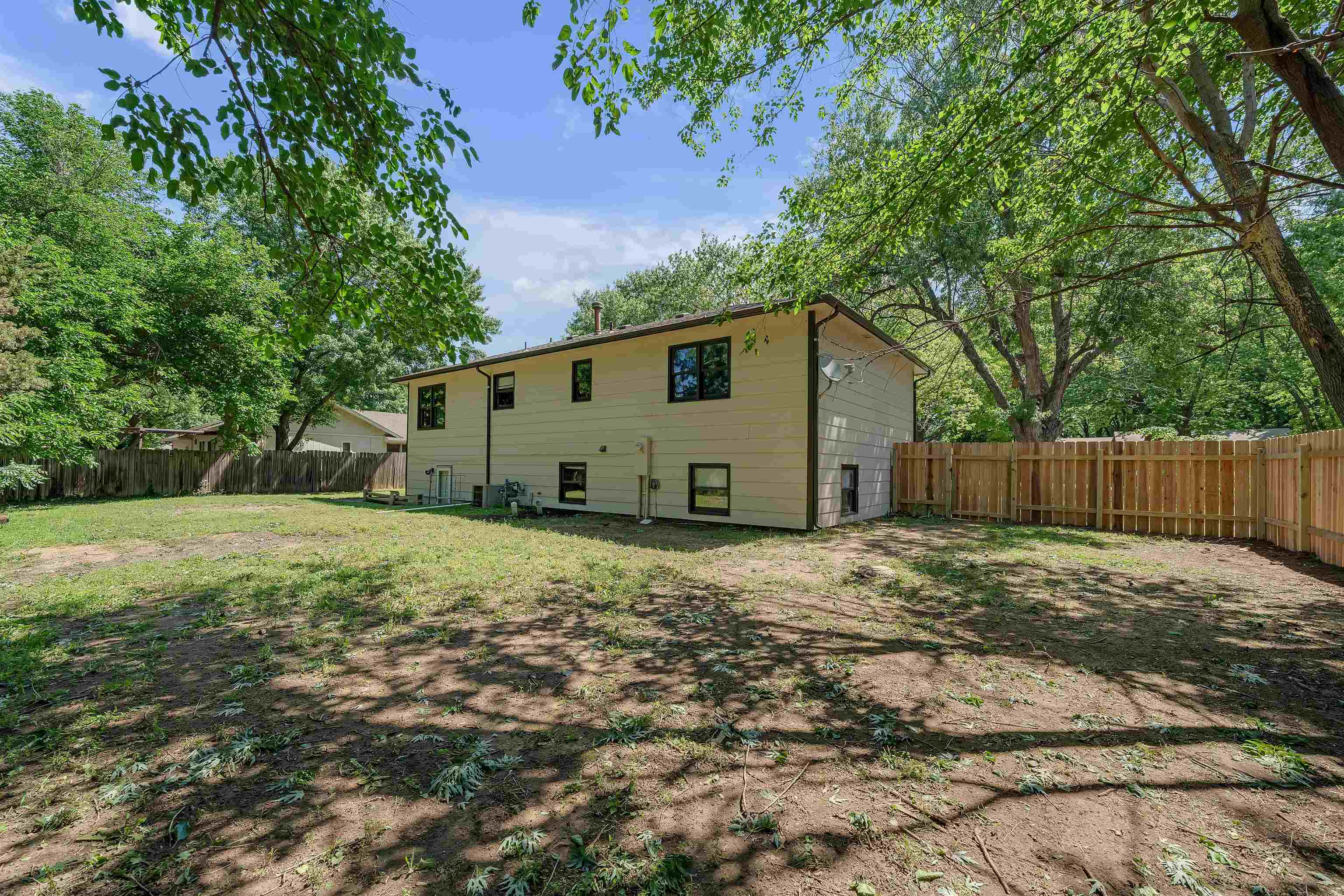 1671 N Maybelle St Property Photo 30