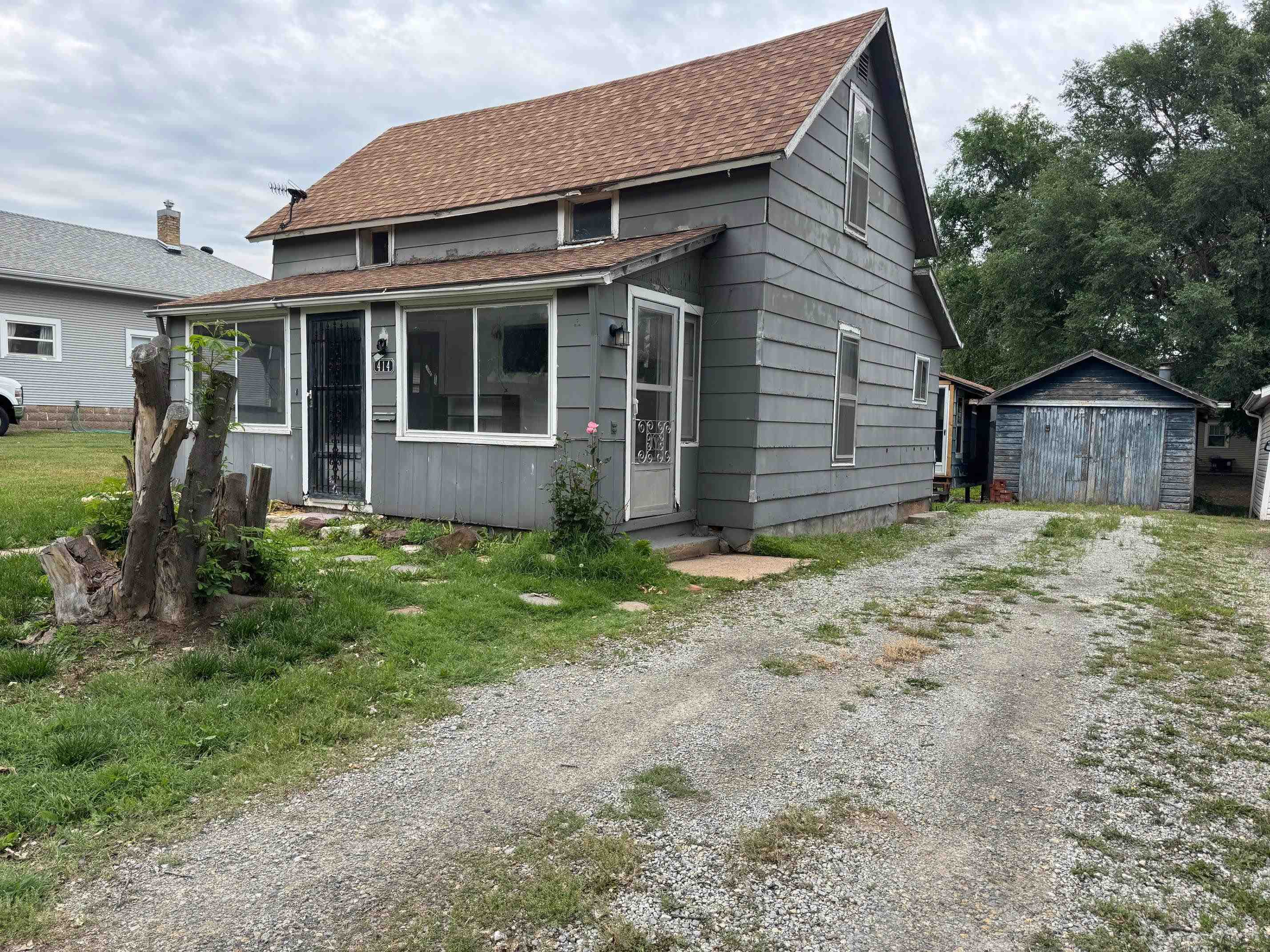 414 East Ave S Property Photo 2