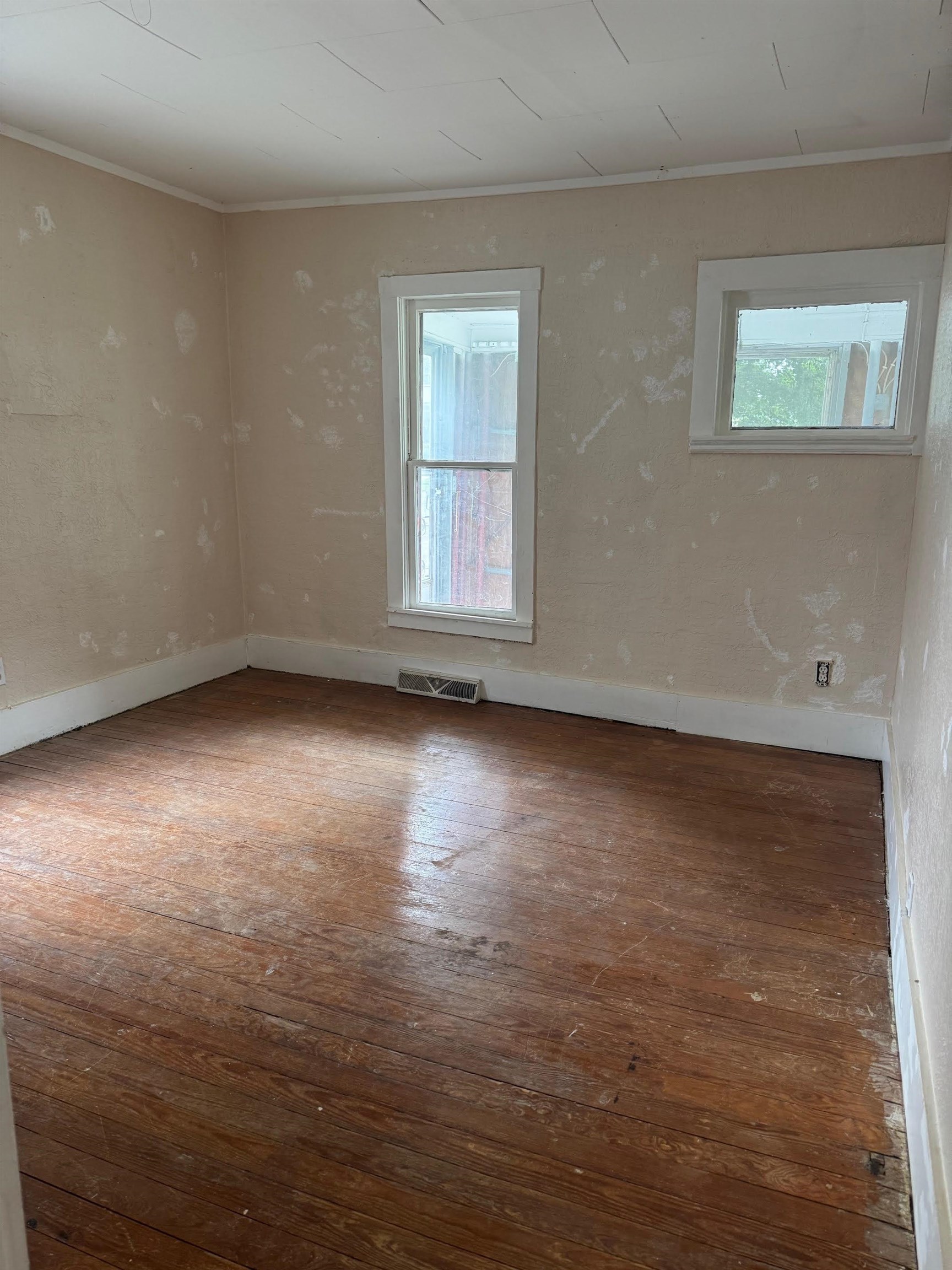 414 East Ave S Property Photo 9