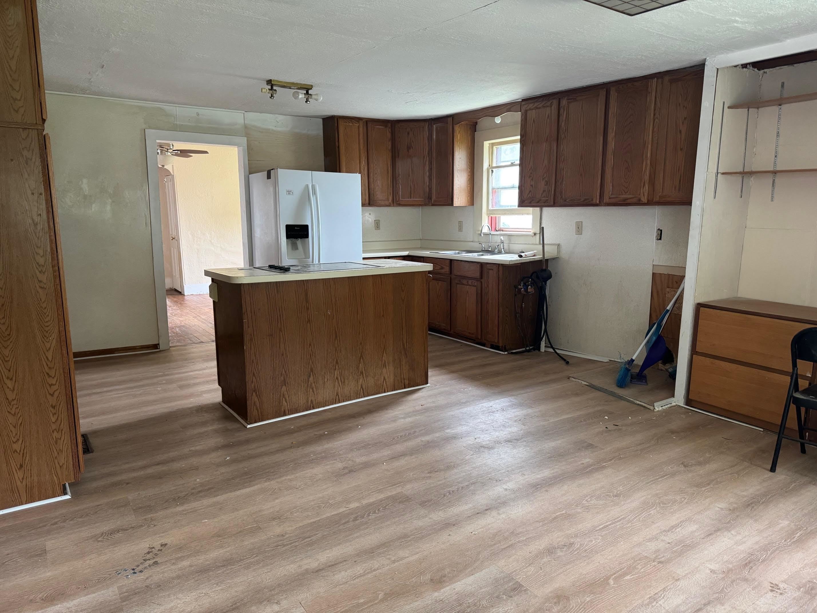 414 East Ave S Property Photo 12