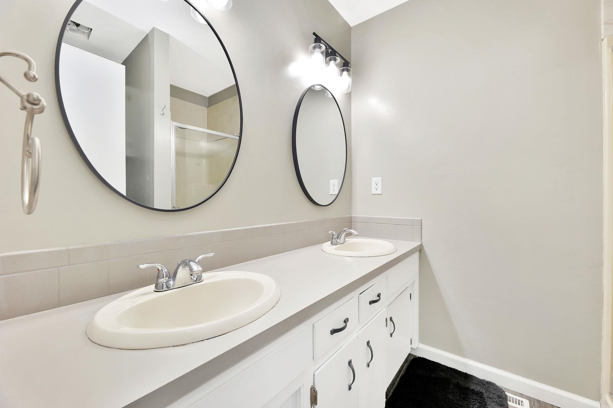 4027 N Friar Ln Property Photo 19