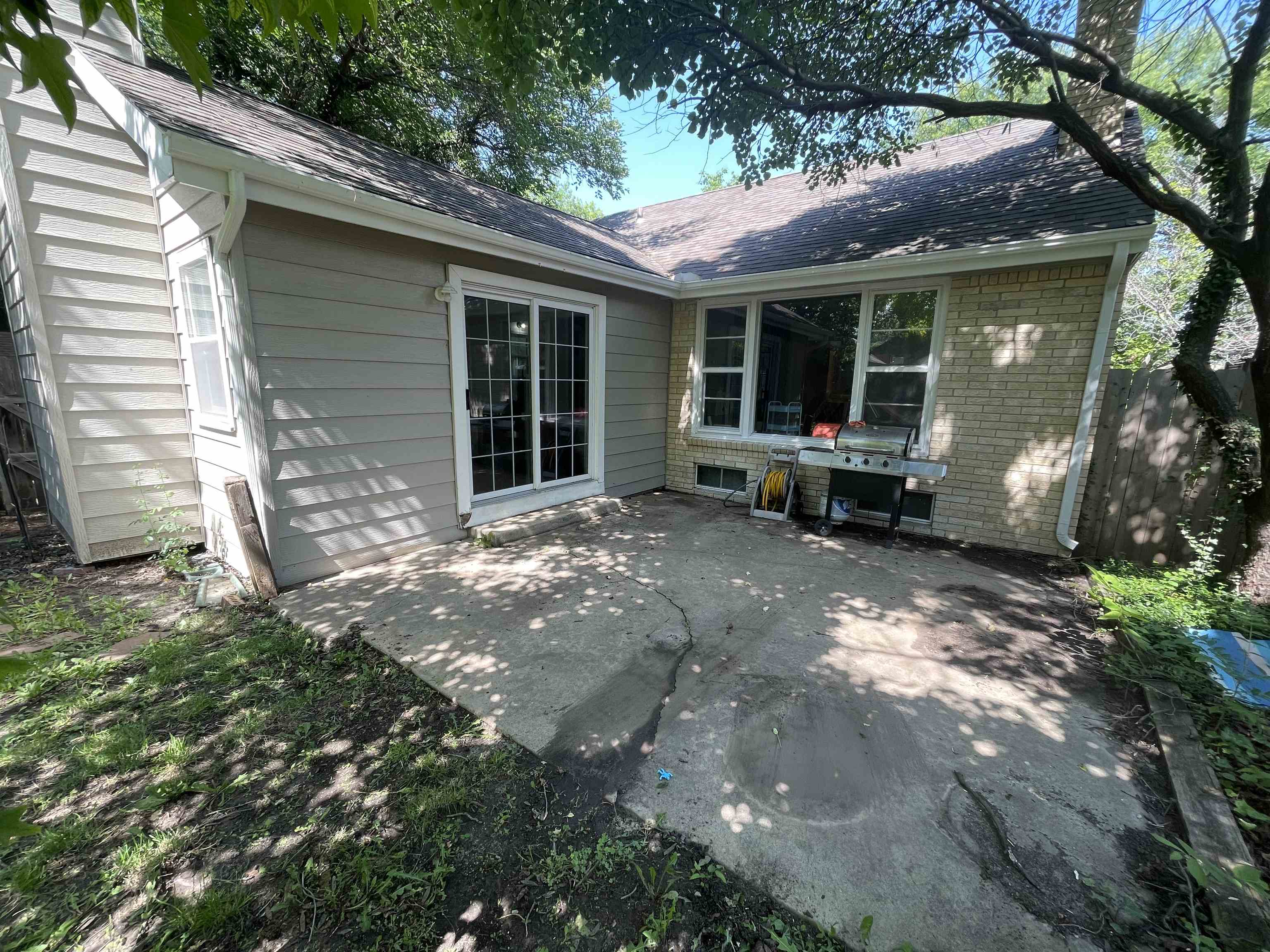 227 S Glendale St Property Photo 25