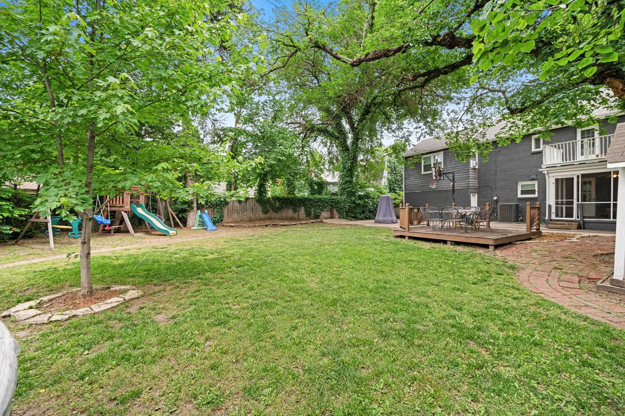 121 S Pinecrest St Property Photo 25