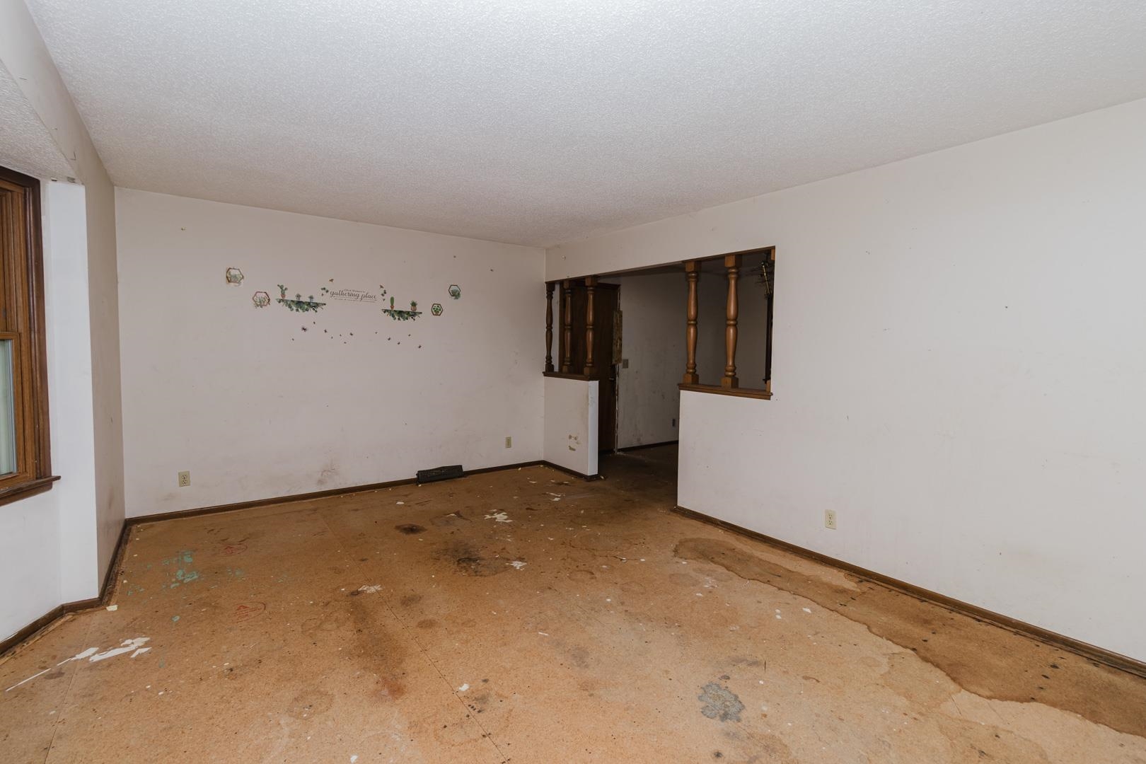 1269 N Wood Ave Property Photo 5