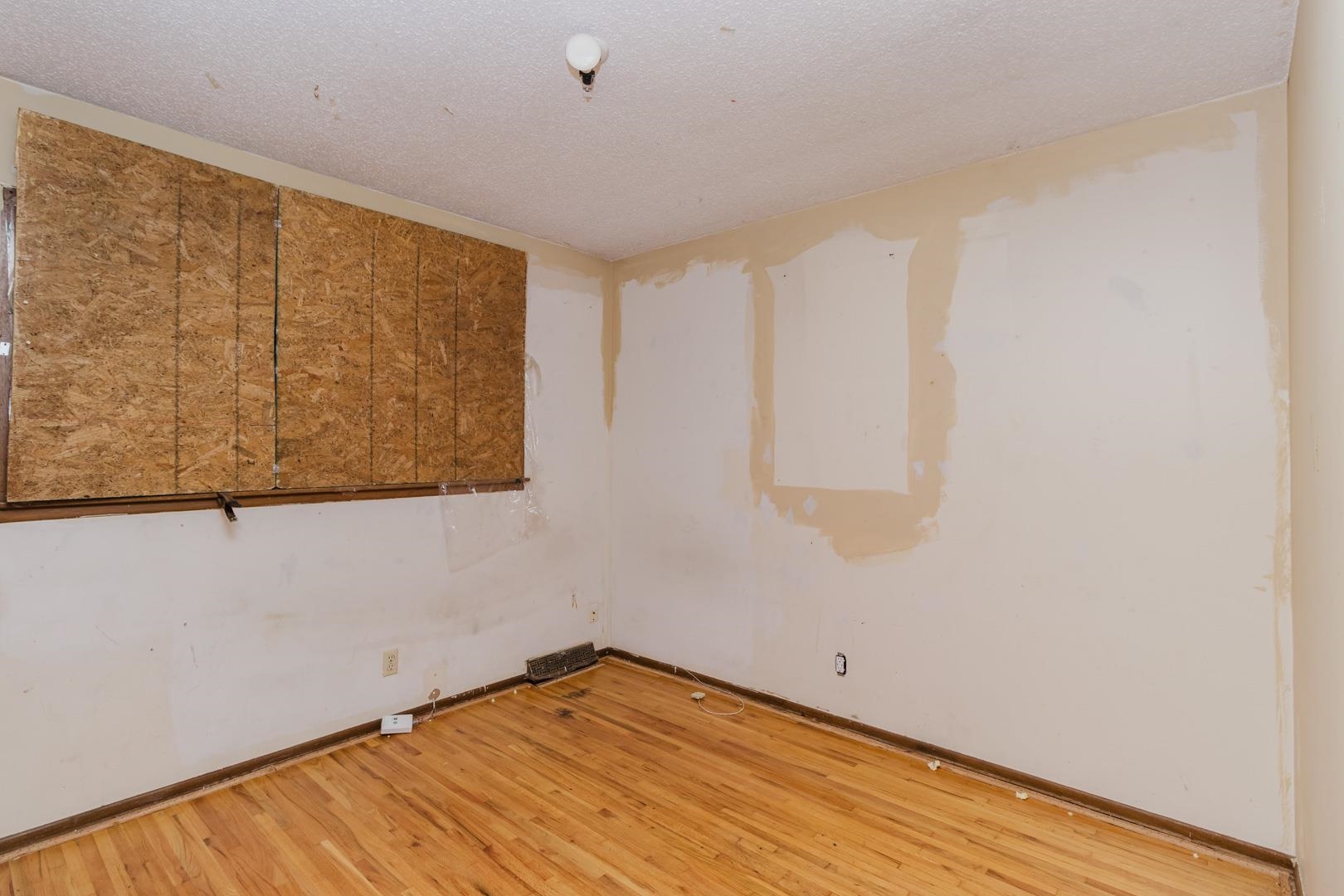 1269 N Wood Ave Property Photo 24