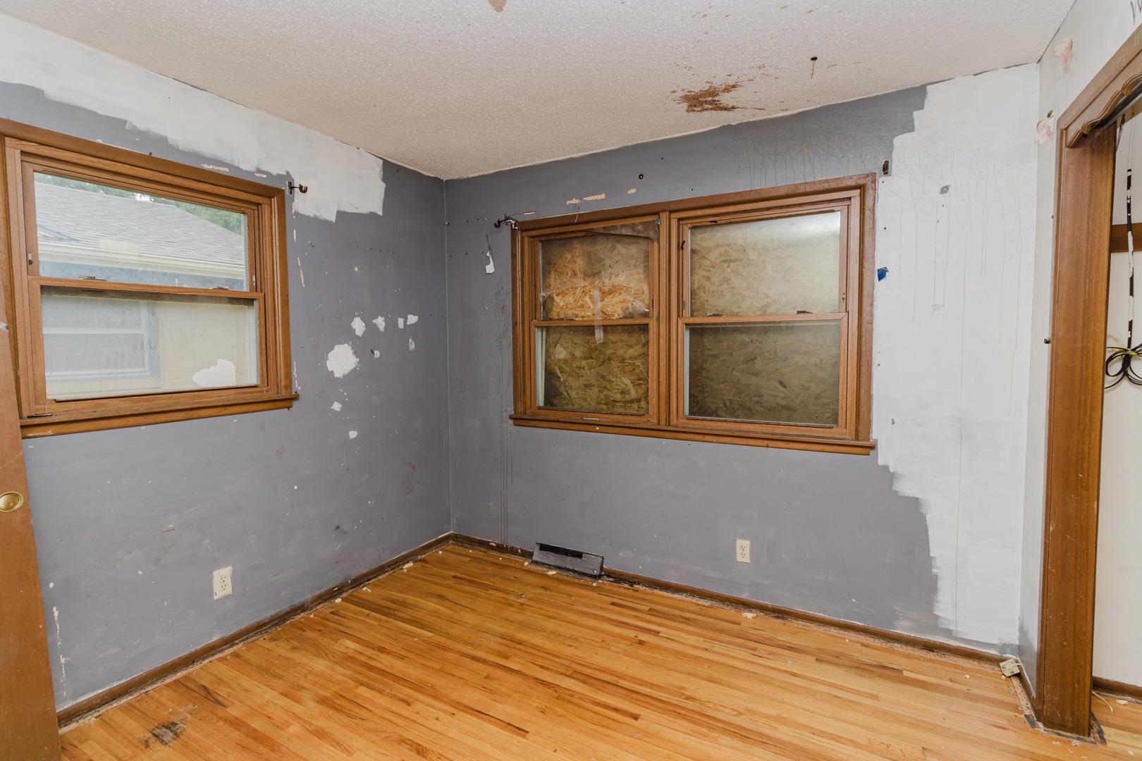 1269 N Wood Ave Property Photo 26