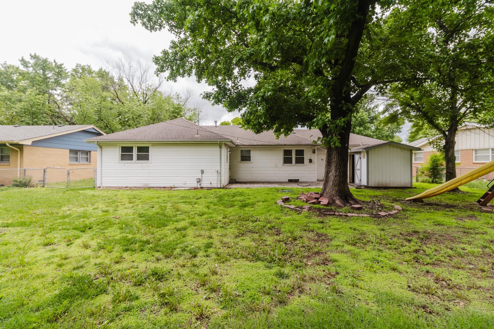 1269 N Wood Ave Property Photo 34