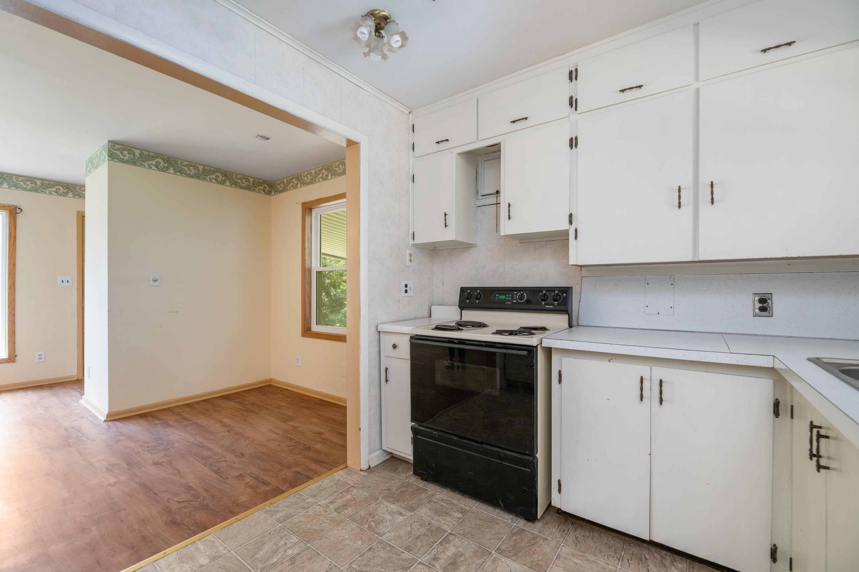 1820 S Pinecrest St Property Photo 5