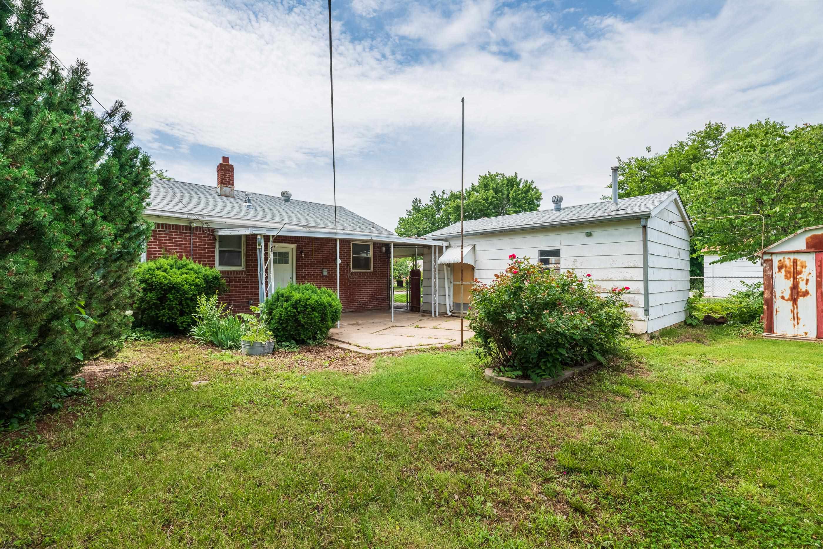 1820 S Pinecrest St Property Photo 12