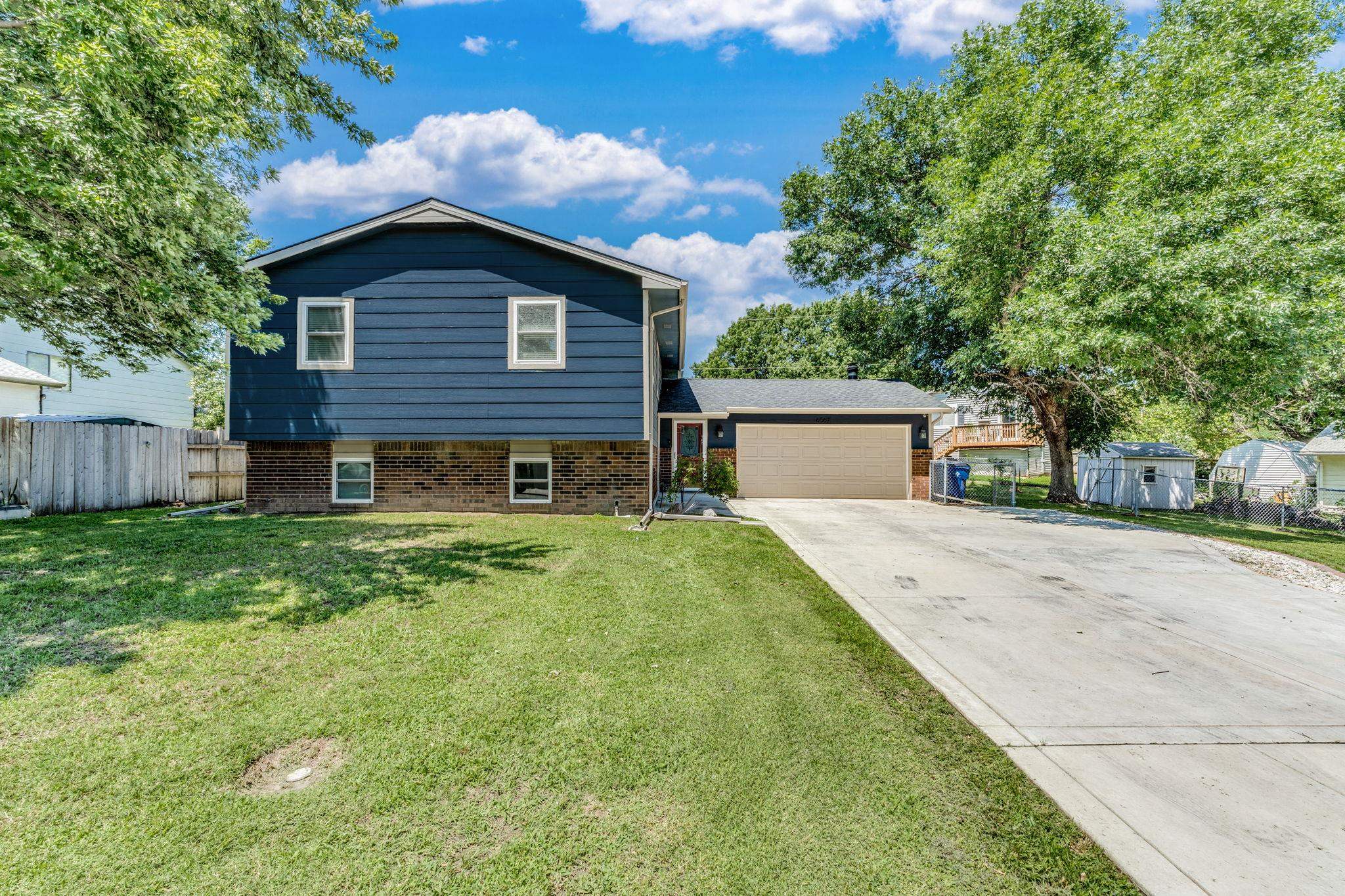 6567 N Ulysses St Property Photo 1