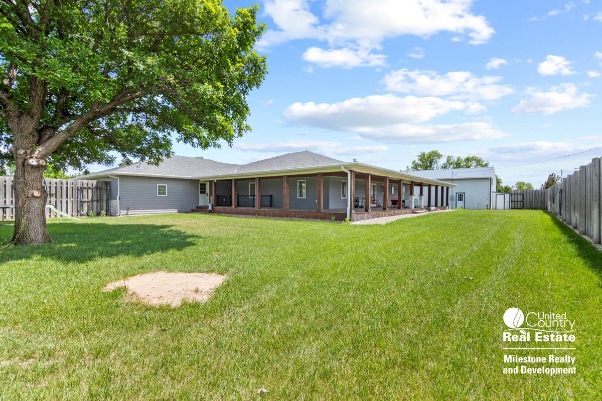 4001 N Sycamore Property Photo 4