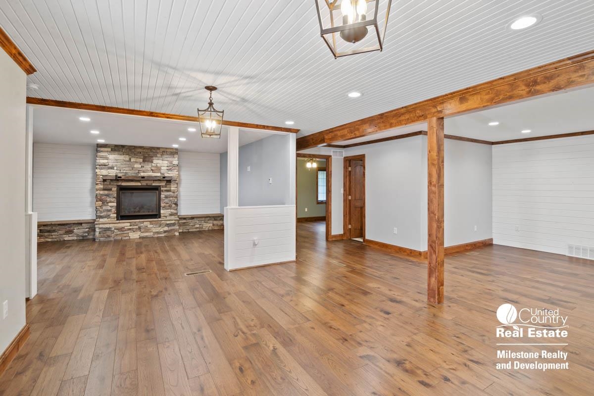 4001 N Sycamore Property Photo 7