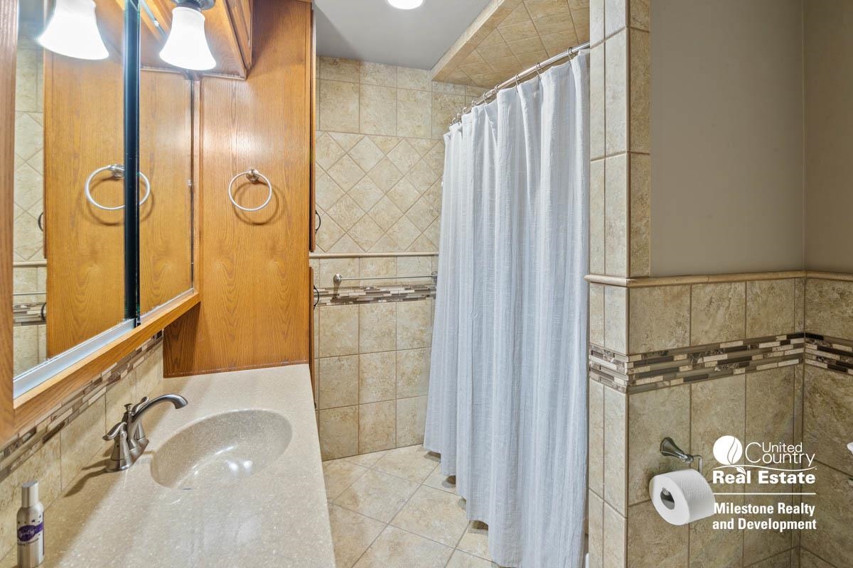 4001 N Sycamore Property Photo 23