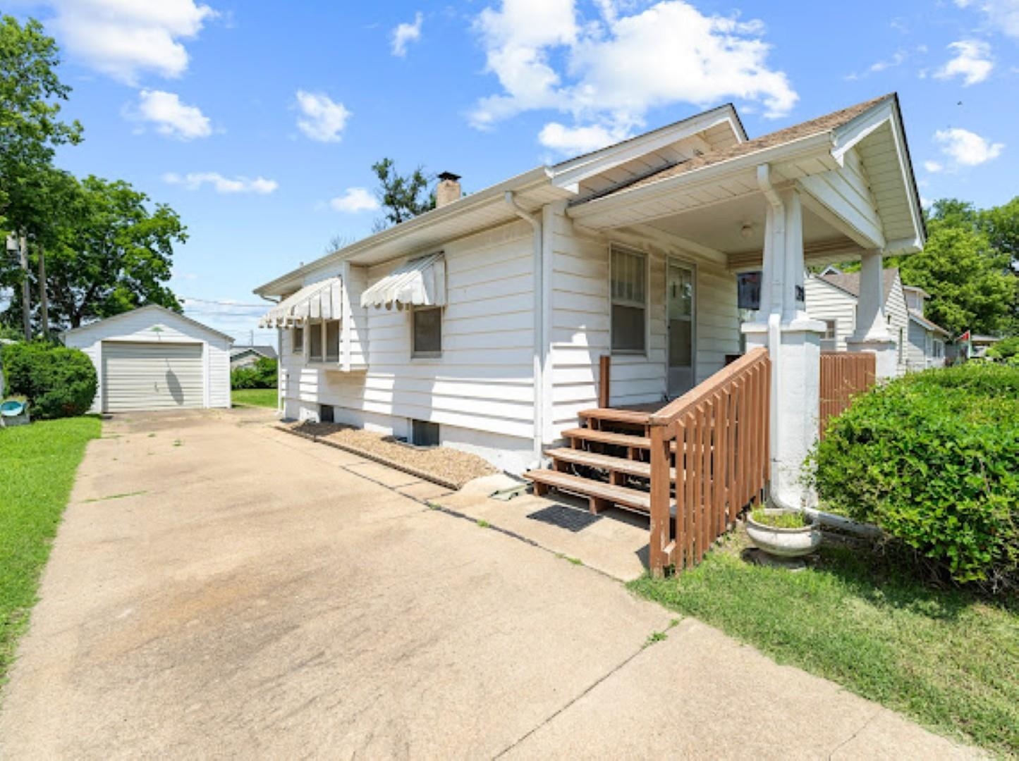 720 Custer St. Property Photo 1