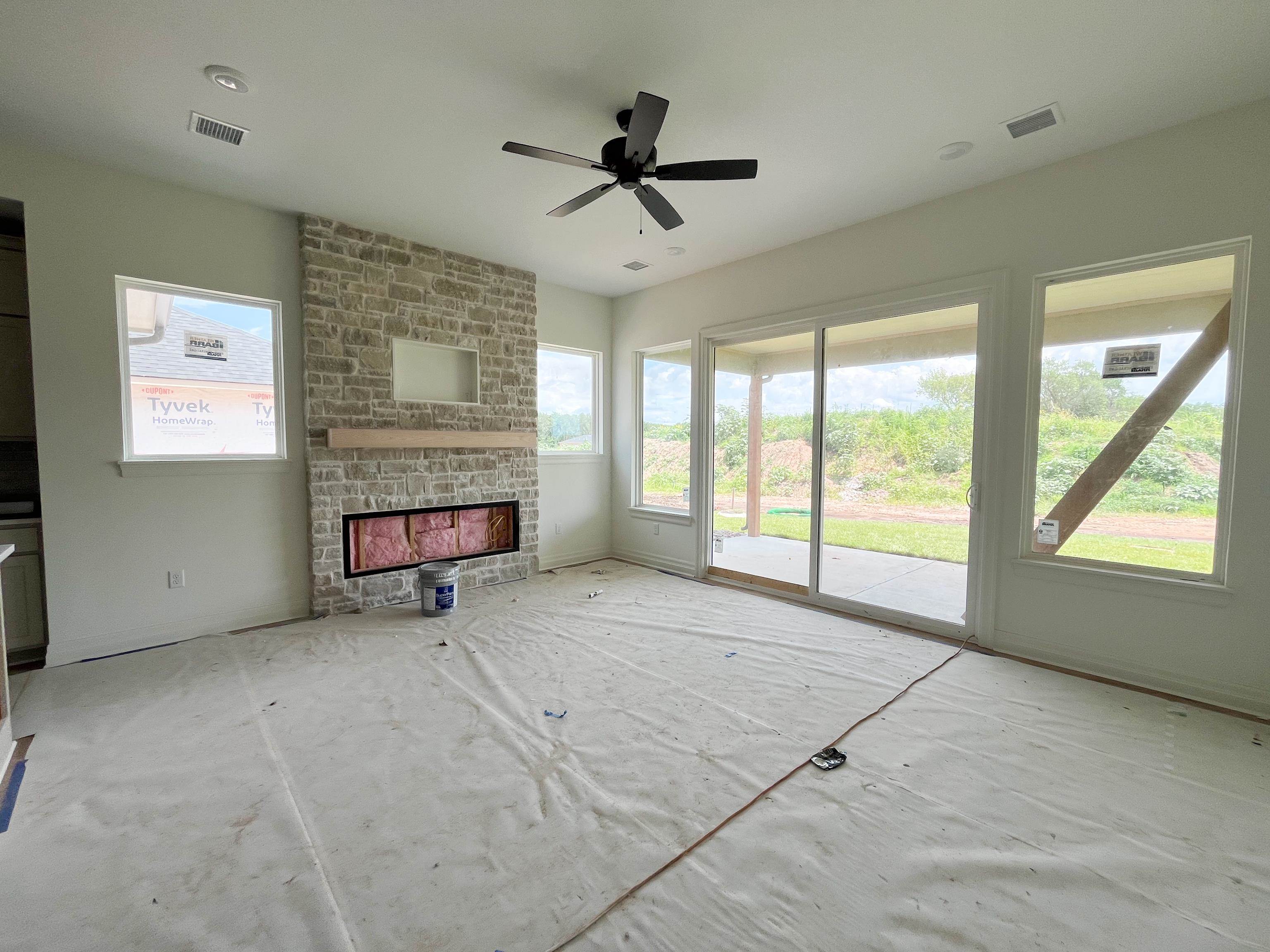 1630 N Forestview St Property Photo 10