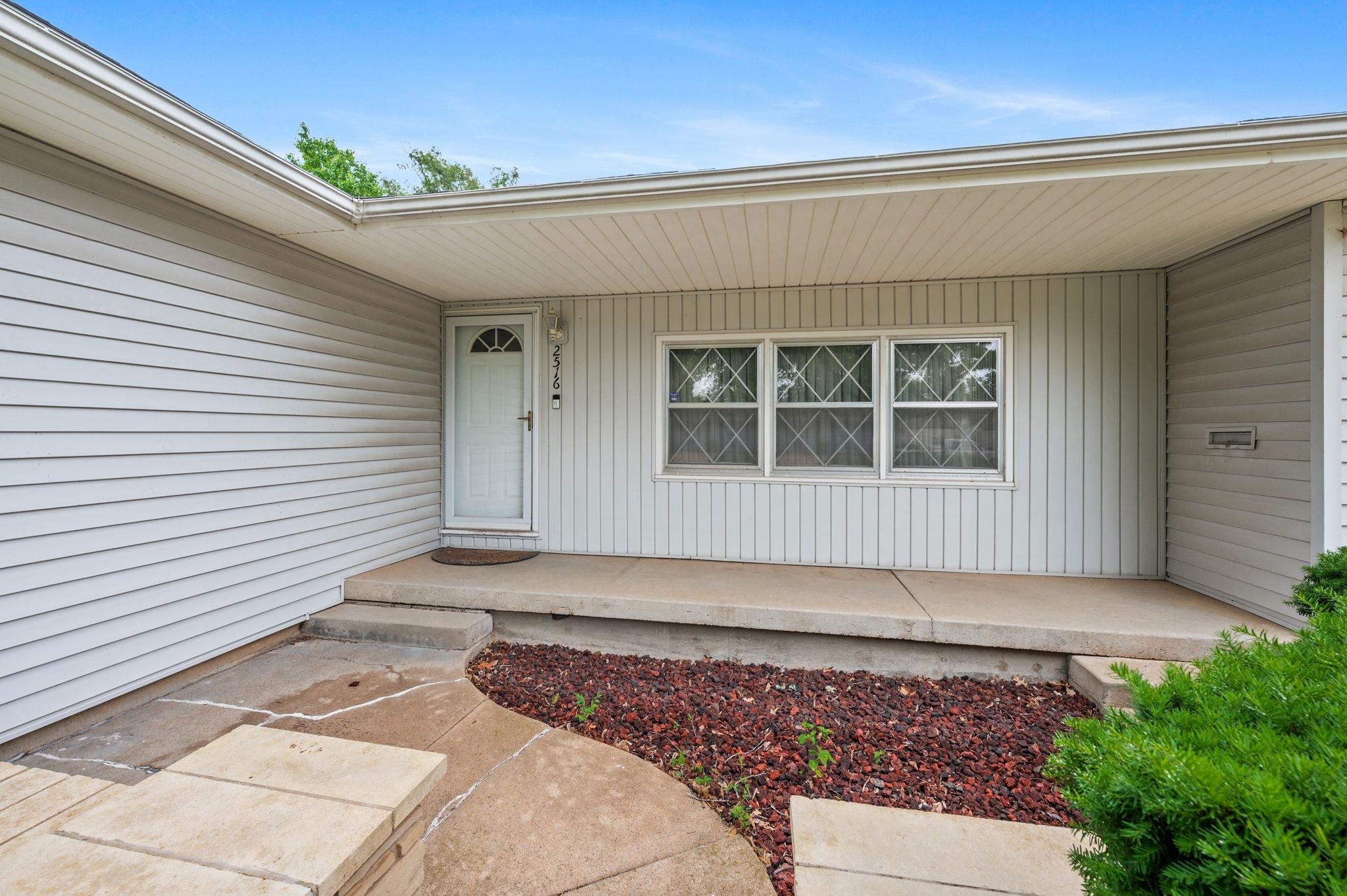 2516 N Halstead Property Photo 4
