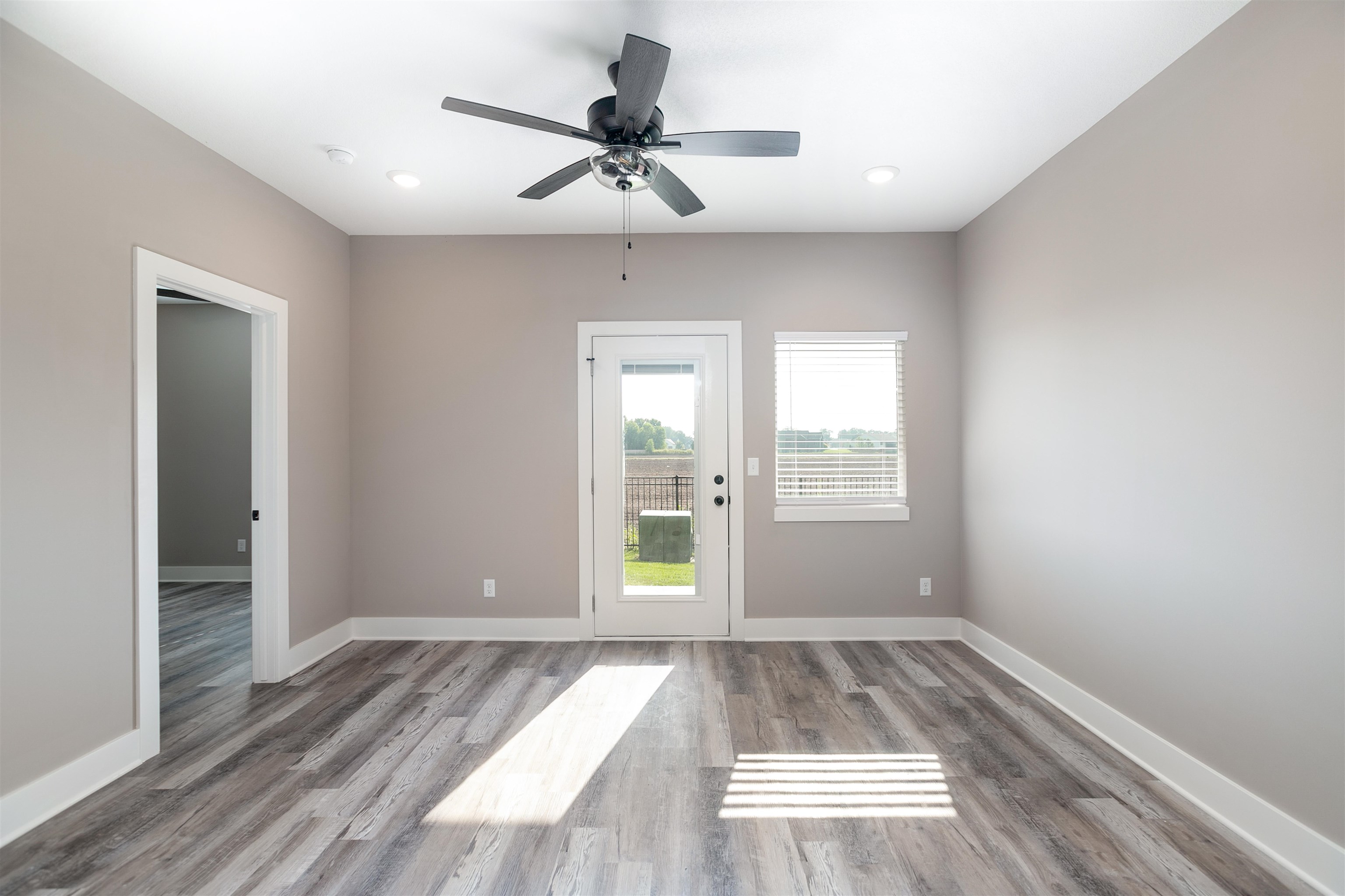 4451-4453 N Sandplum St Property Photo 6