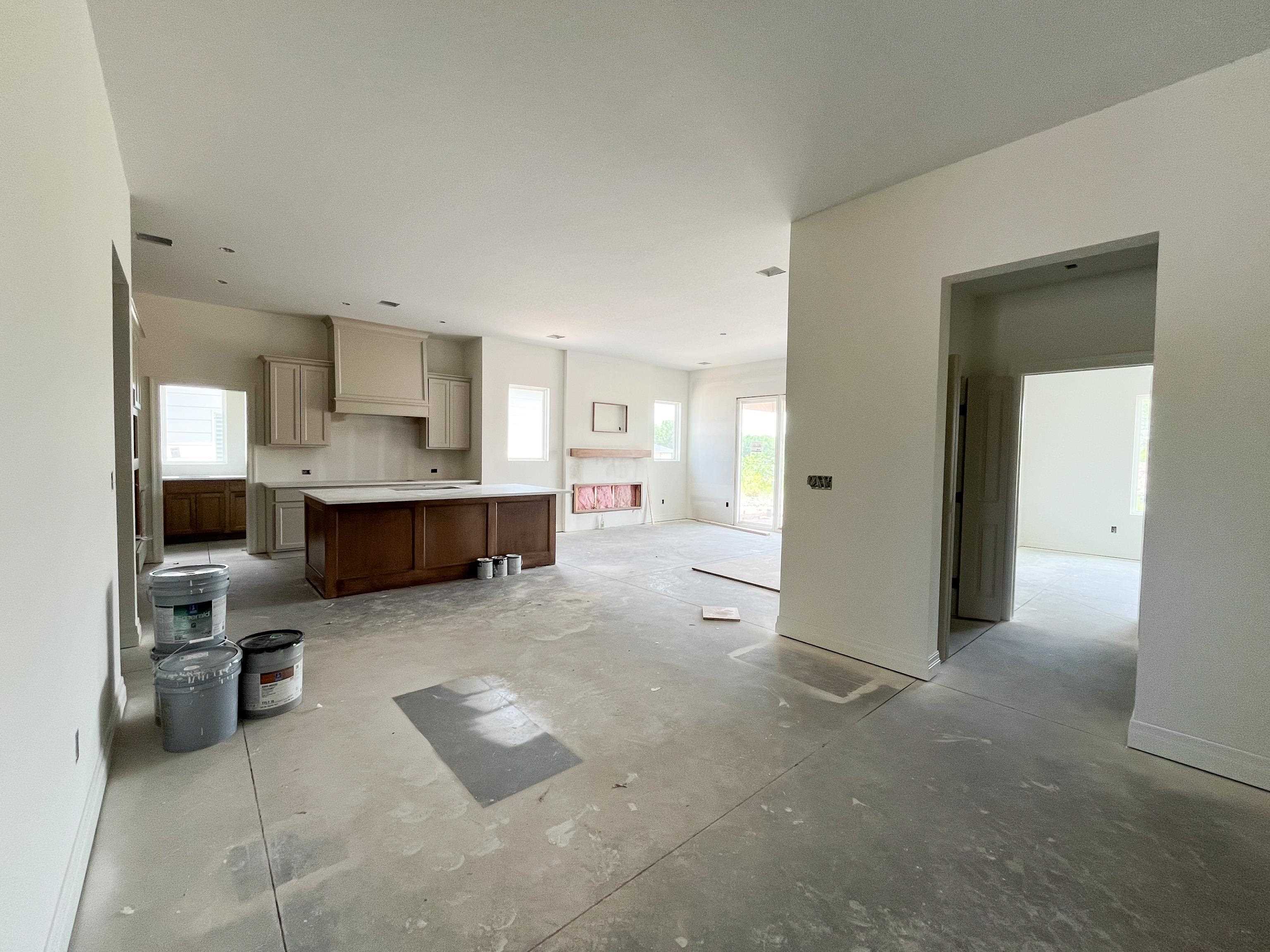 1634 N Forestview St Property Photo 3