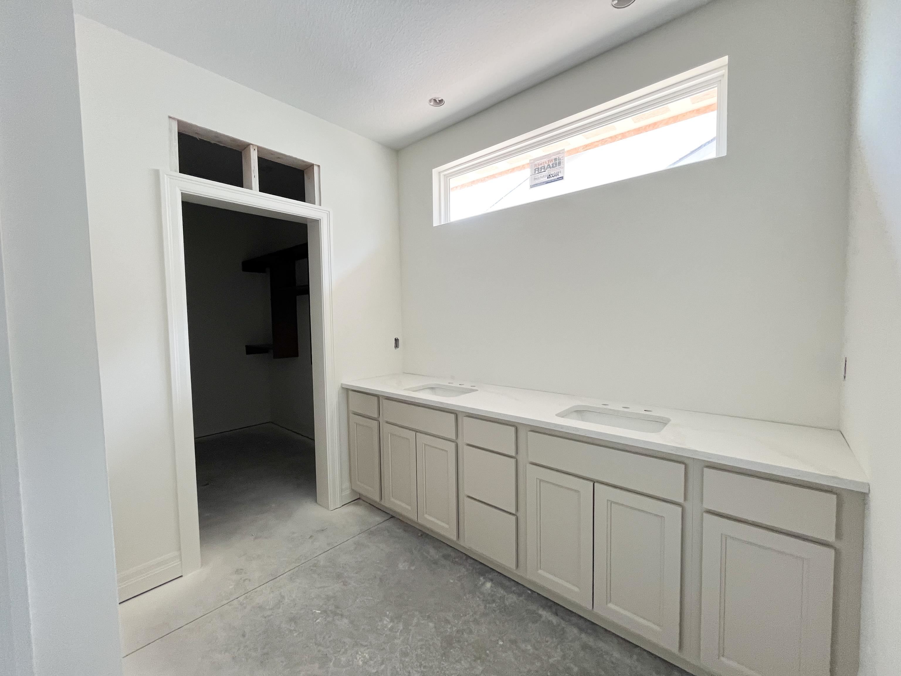 1634 N Forestview St Property Photo 11