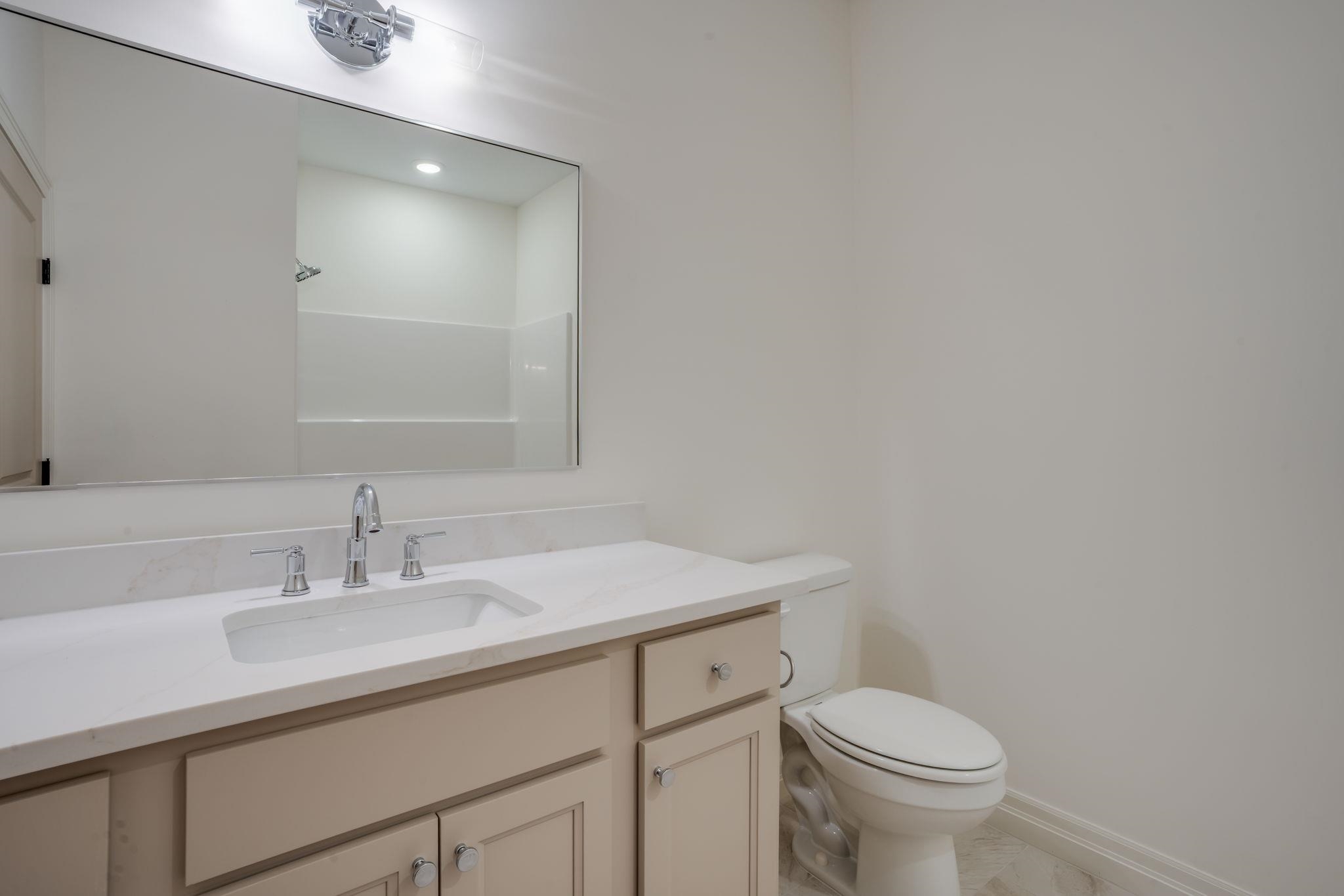 1634 N Forestview St Property Photo 26