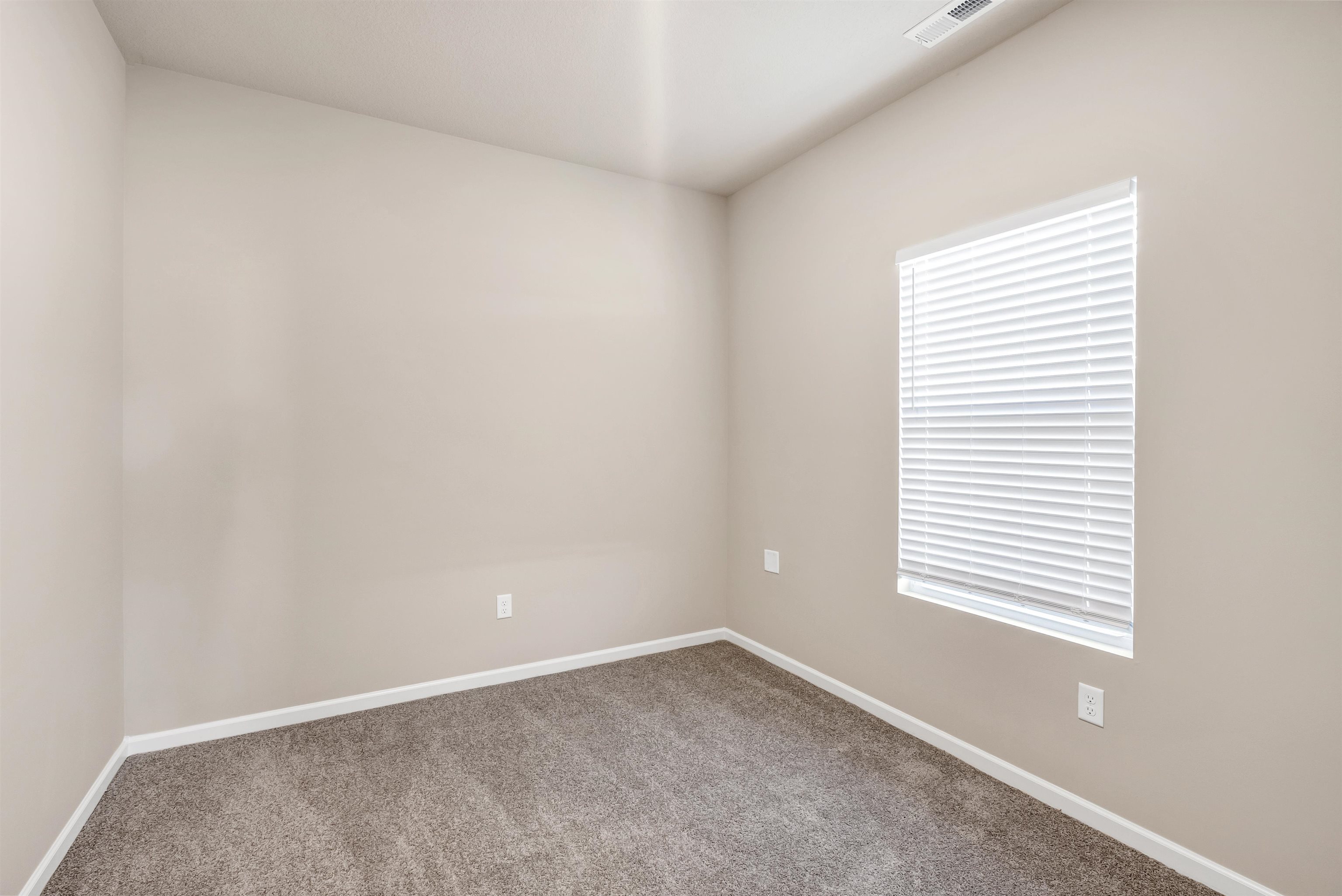 1603 N Emerald Valley Dr Property Photo 9