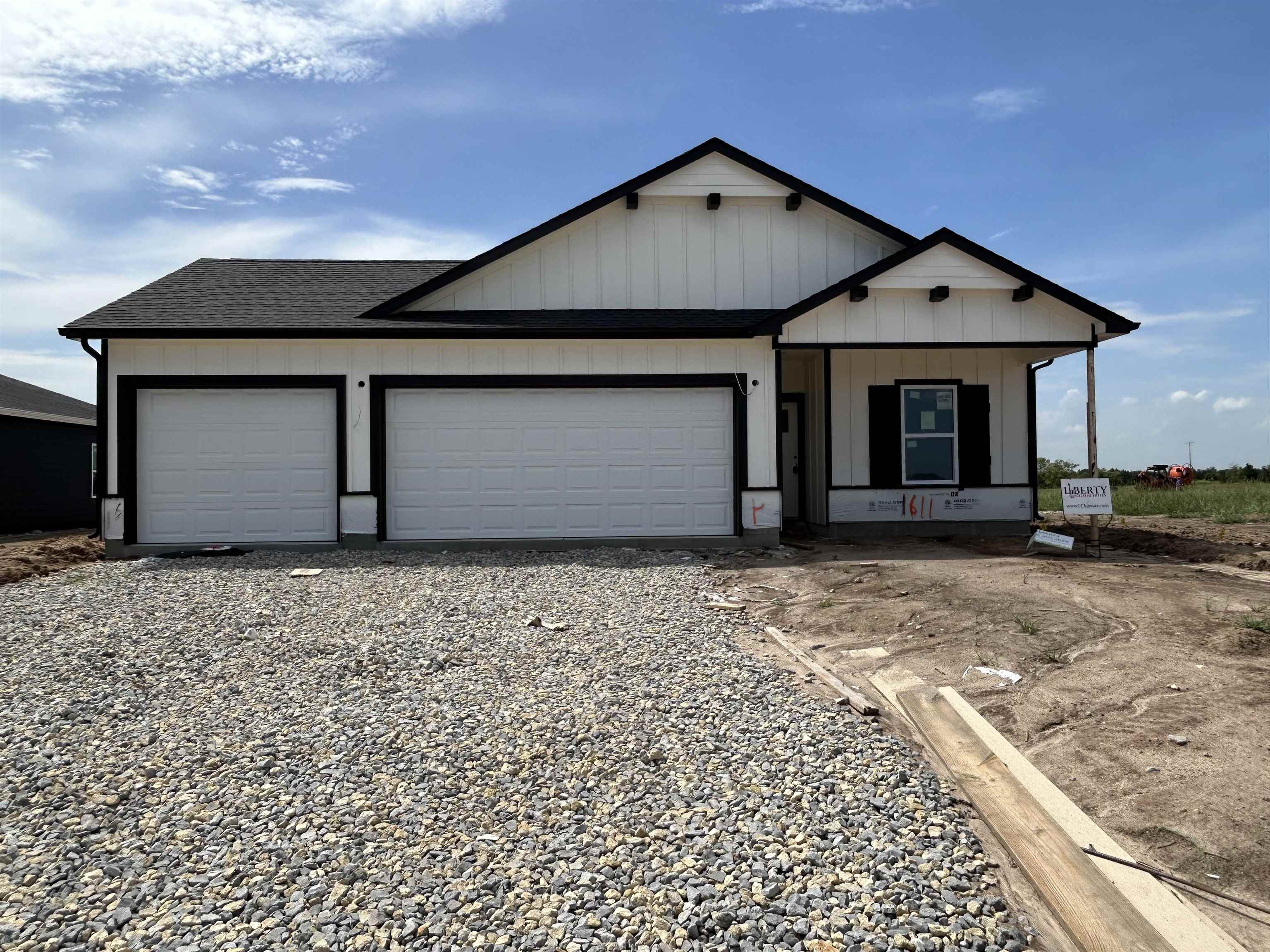 1611 N Emerald Valley Dr Property Photo 1