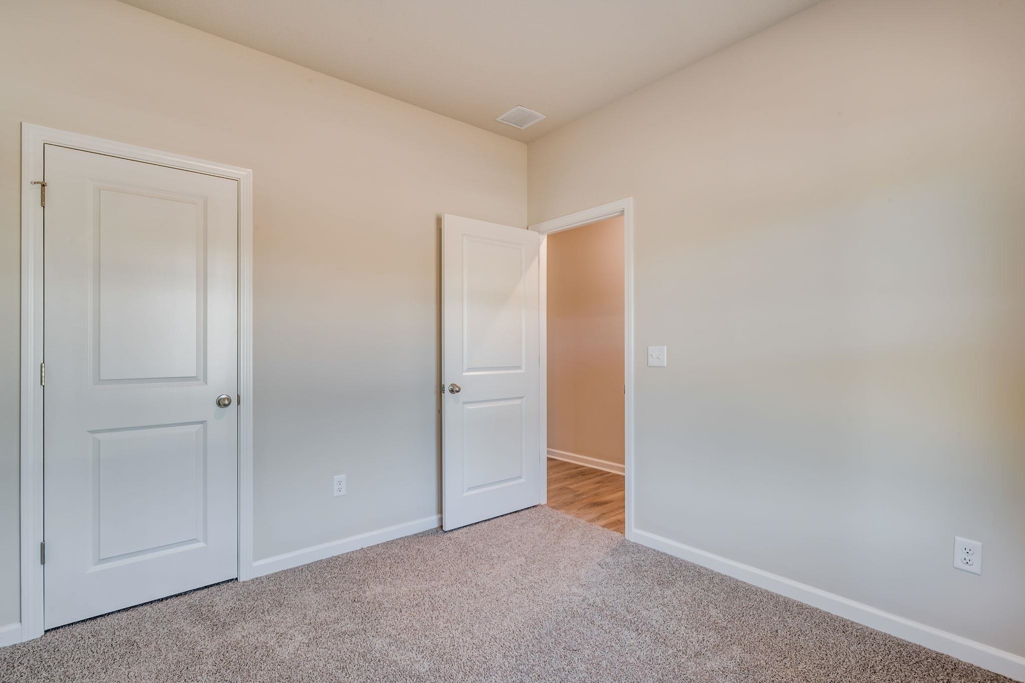 1611 N Emerald Valley Dr Property Photo 27