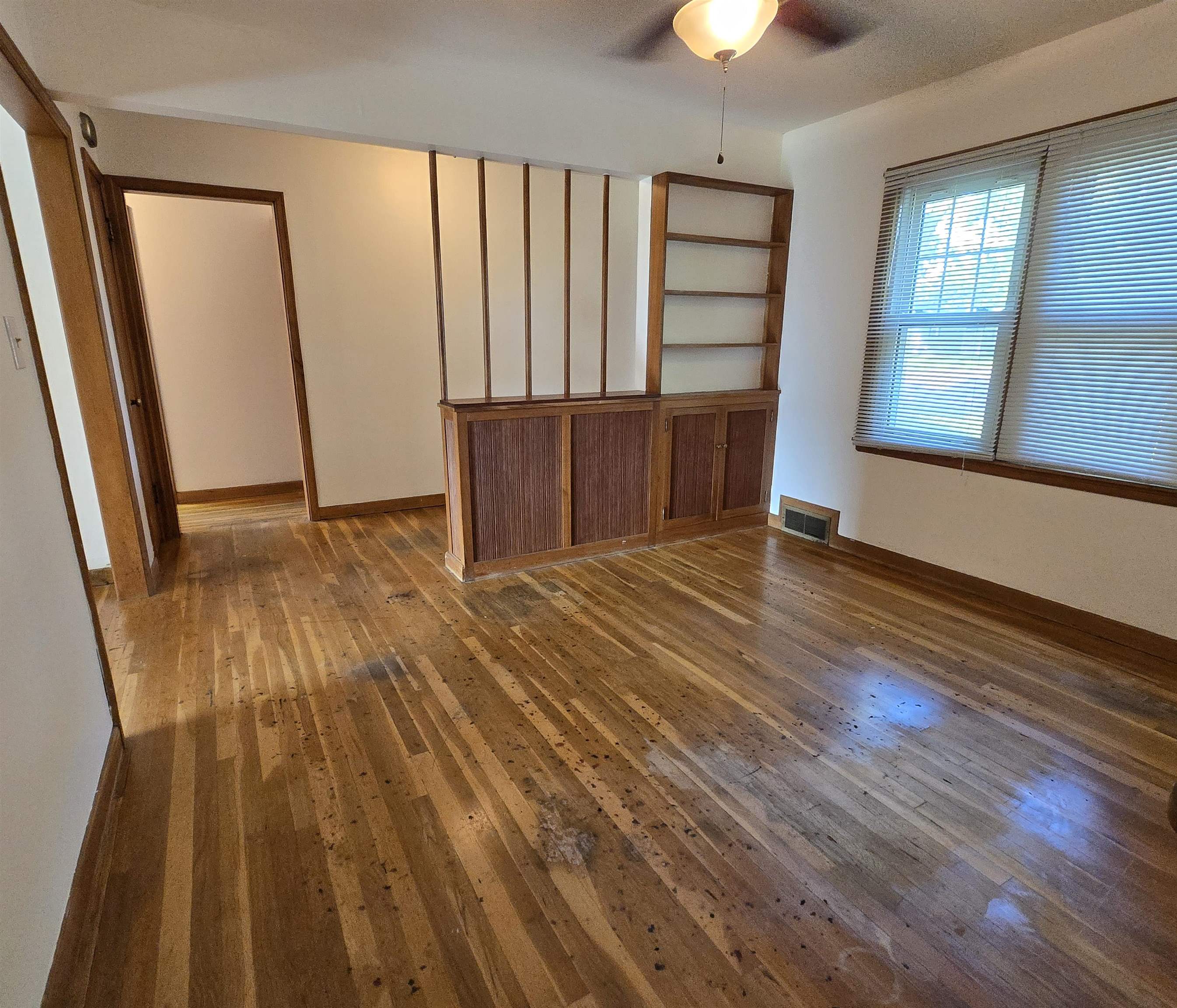 1853 Larson St Property Photo 6