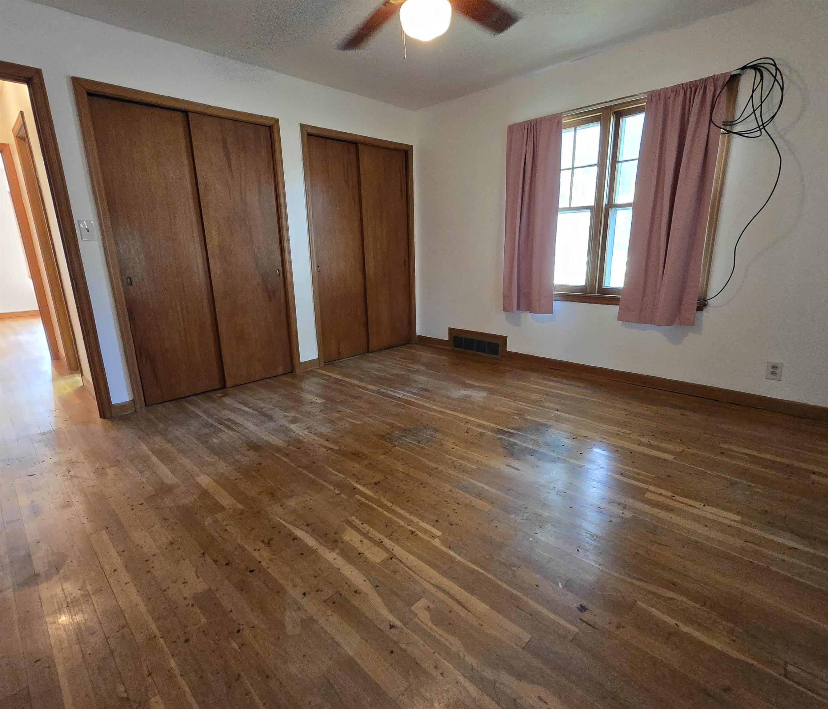 1853 Larson St Property Photo 10