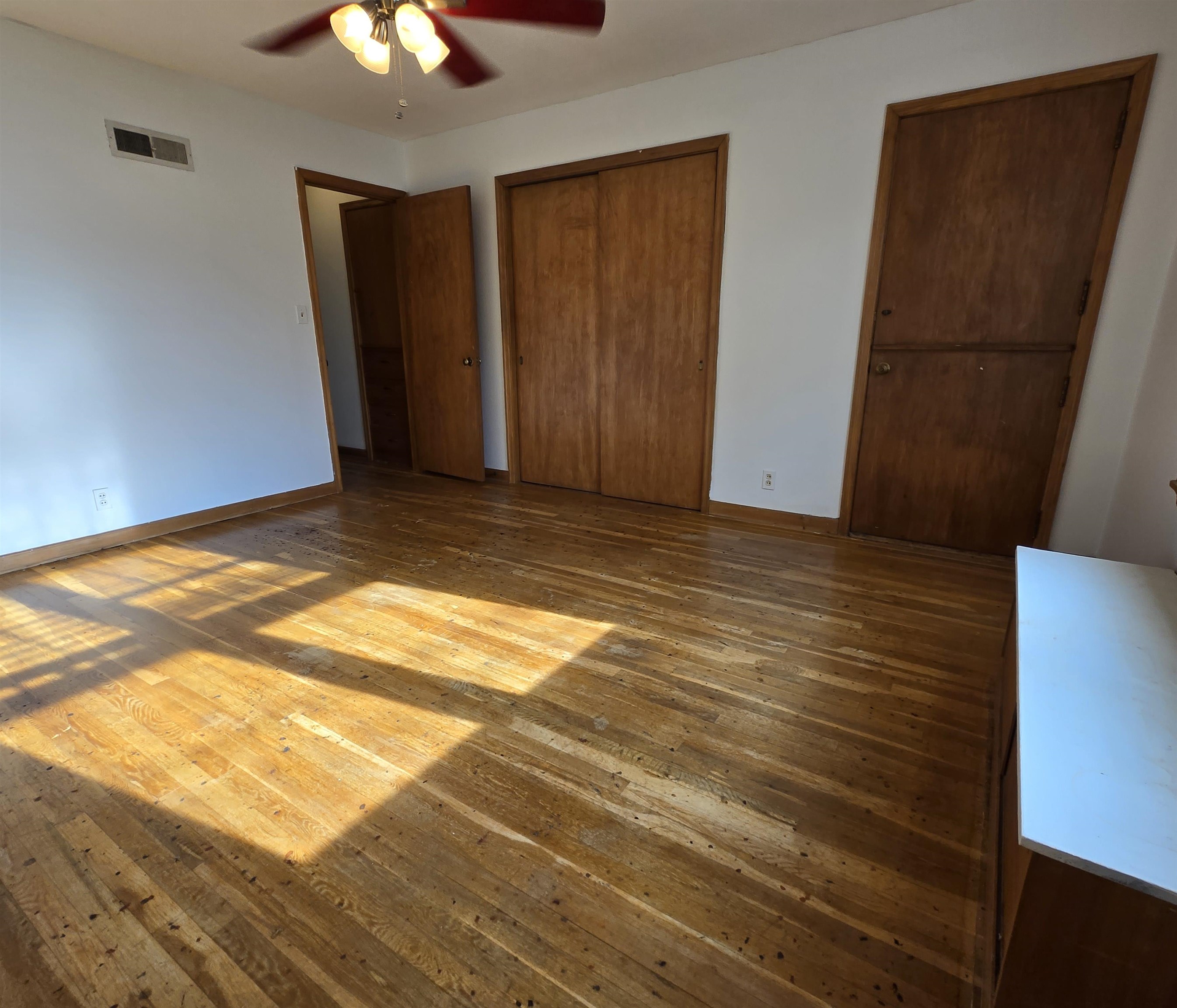 1853 Larson St Property Photo 13