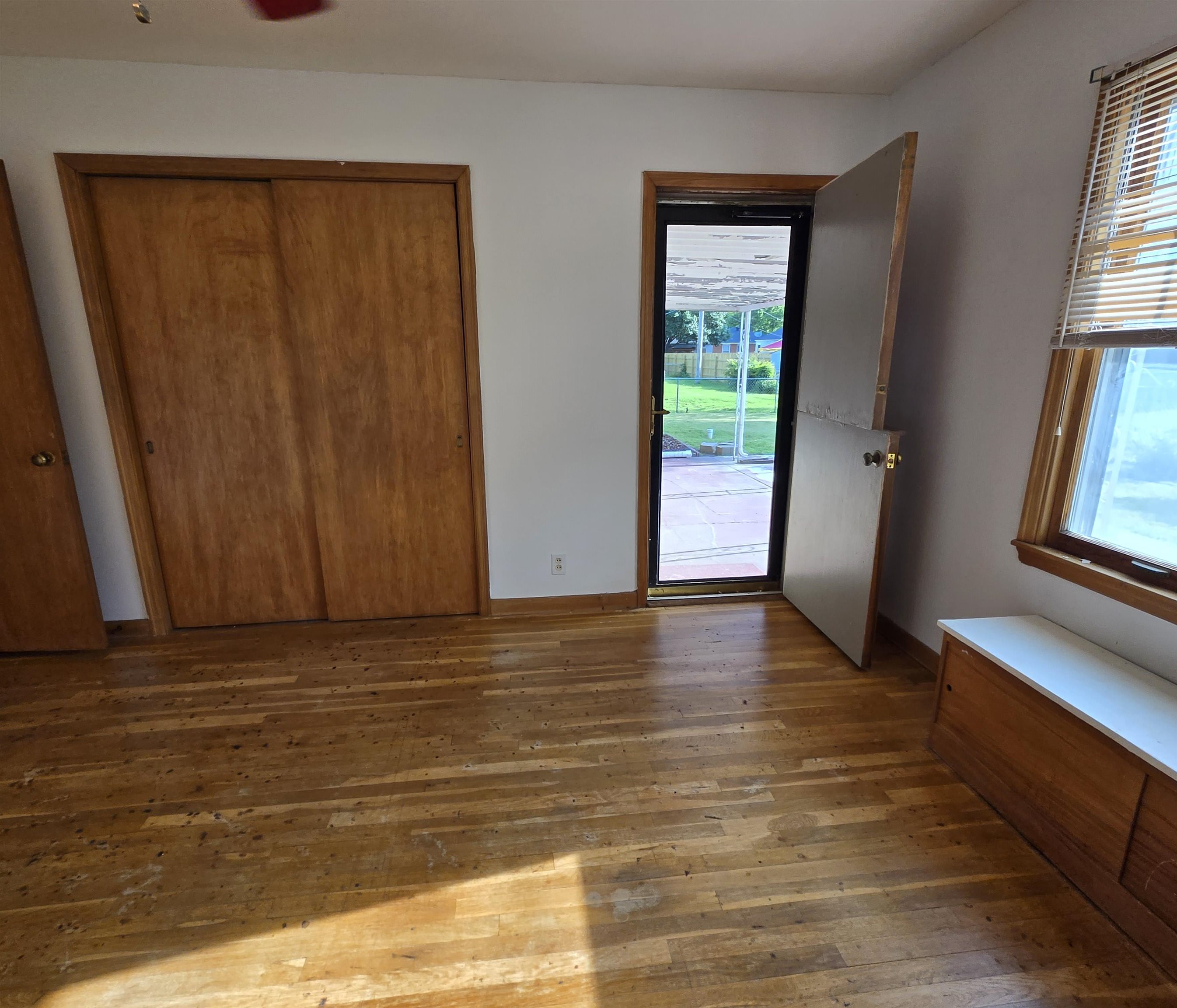 1853 Larson St Property Photo 14