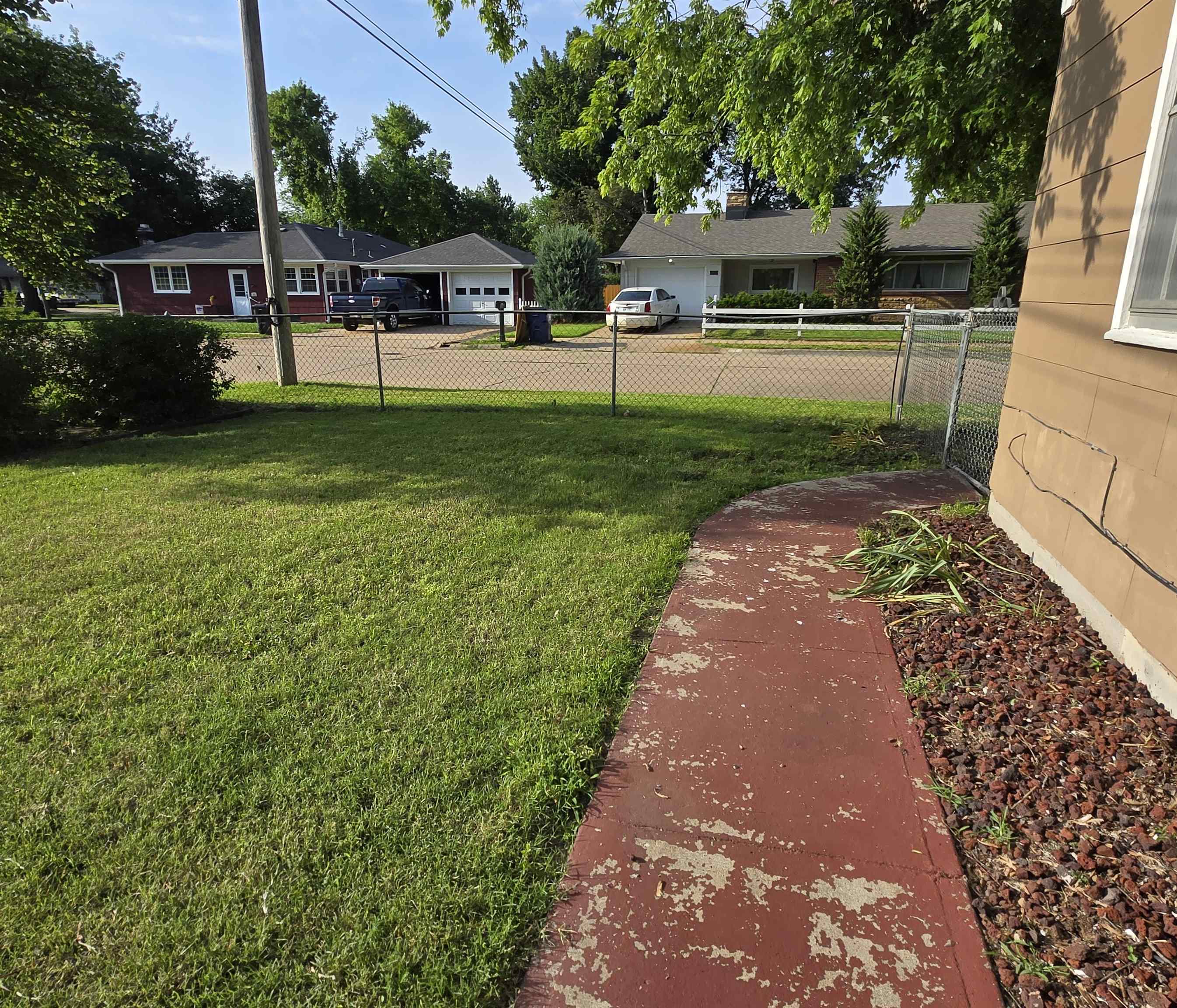 1853 Larson St Property Photo 17