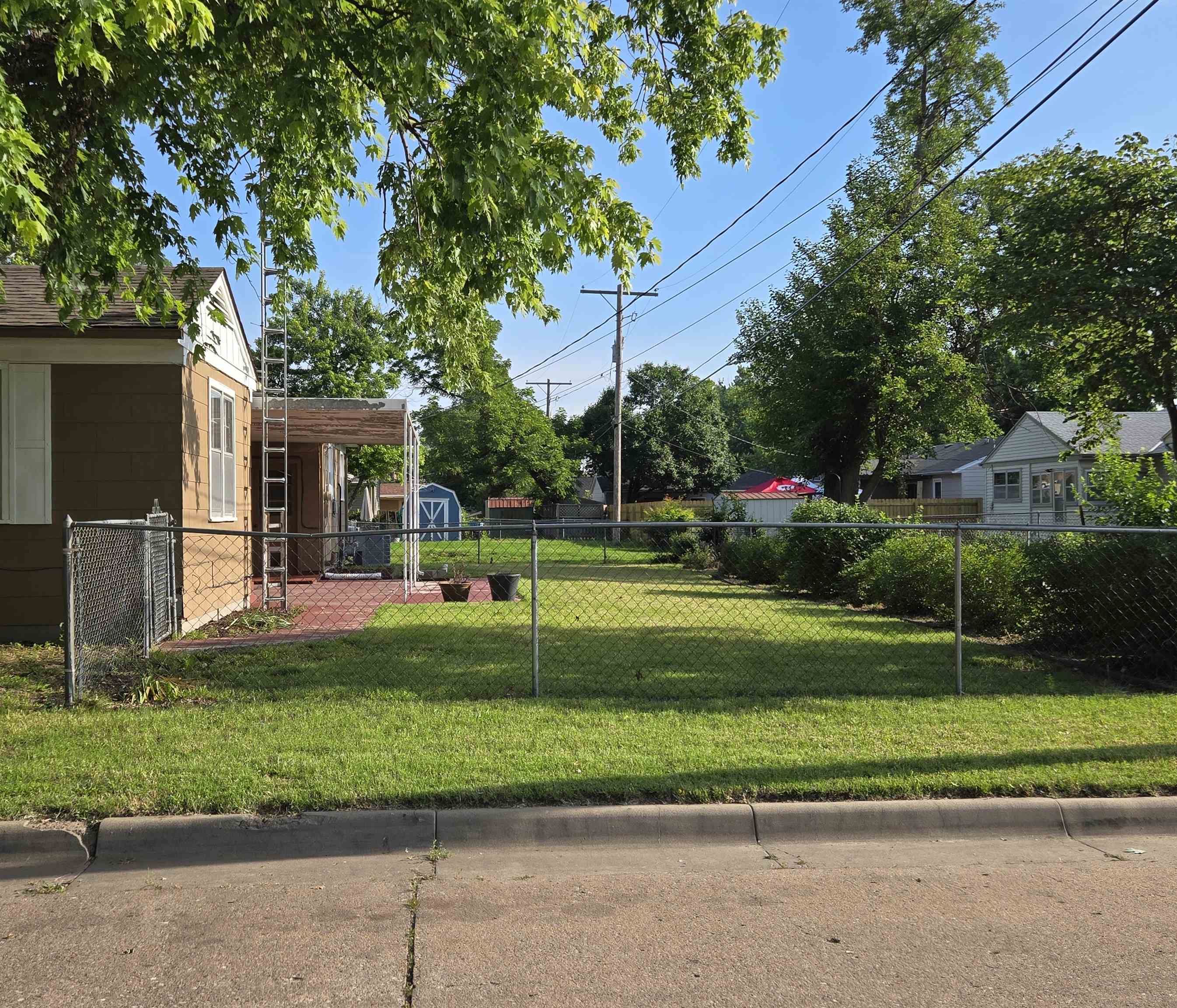 1853 Larson St Property Photo 27
