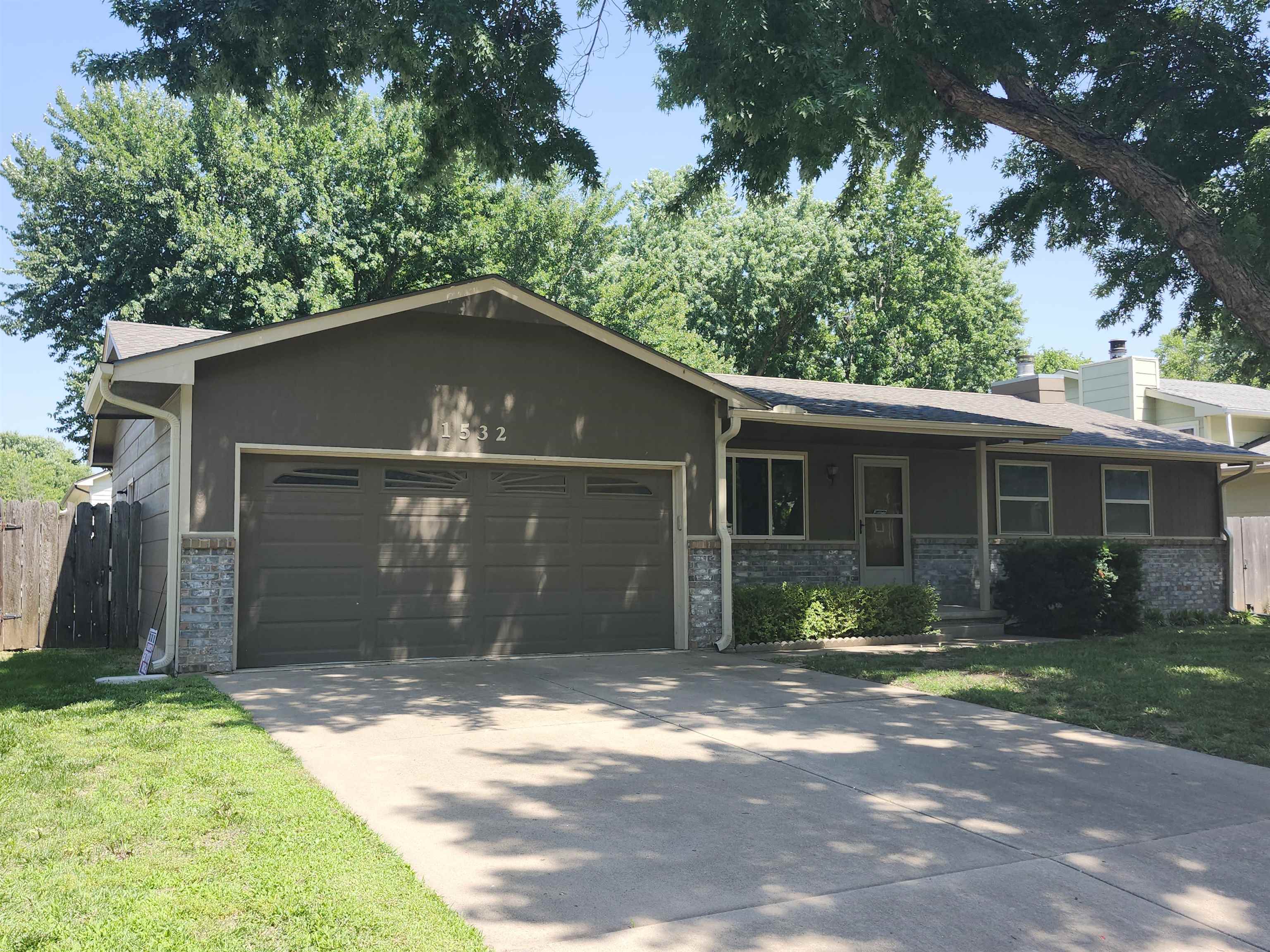 1532 N Rockwood Blvd Property Photo 1