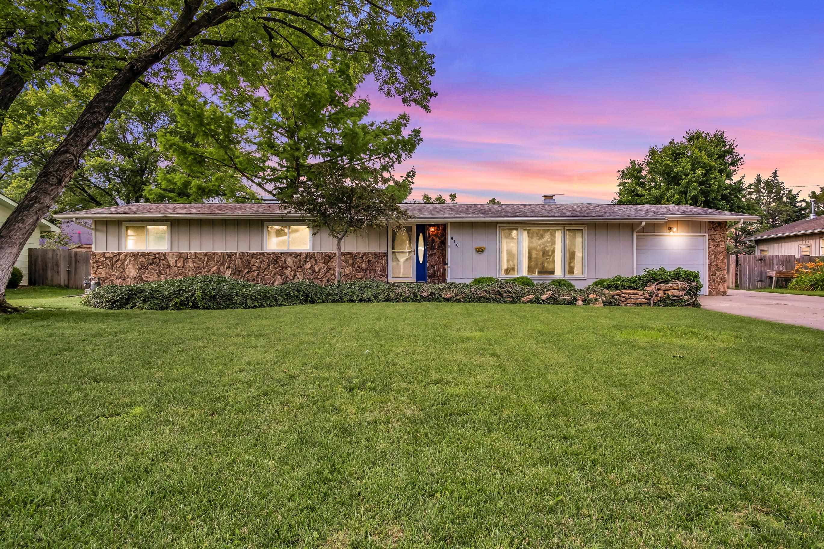 916 Trinity Dr Property Photo