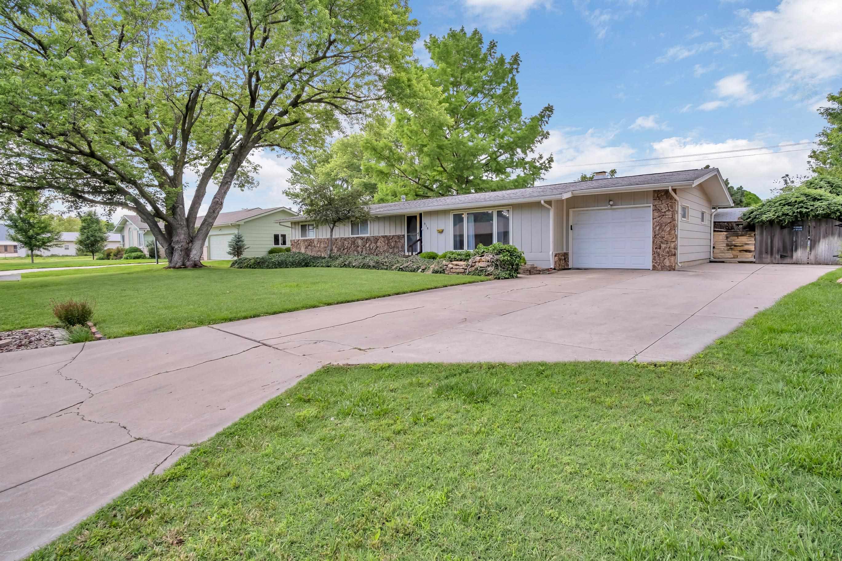 916 Trinity Dr Property Photo 6