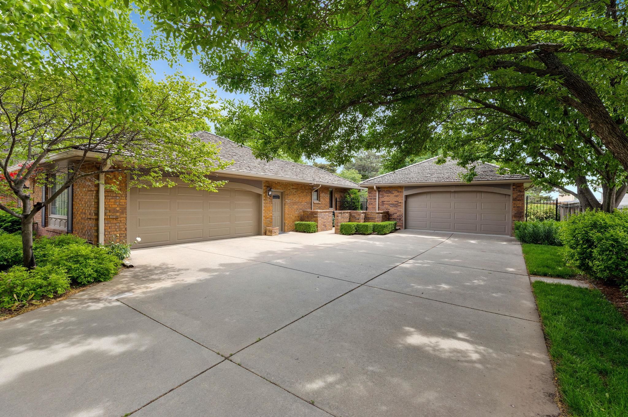 8601 E Tipperary St Property Photo 24