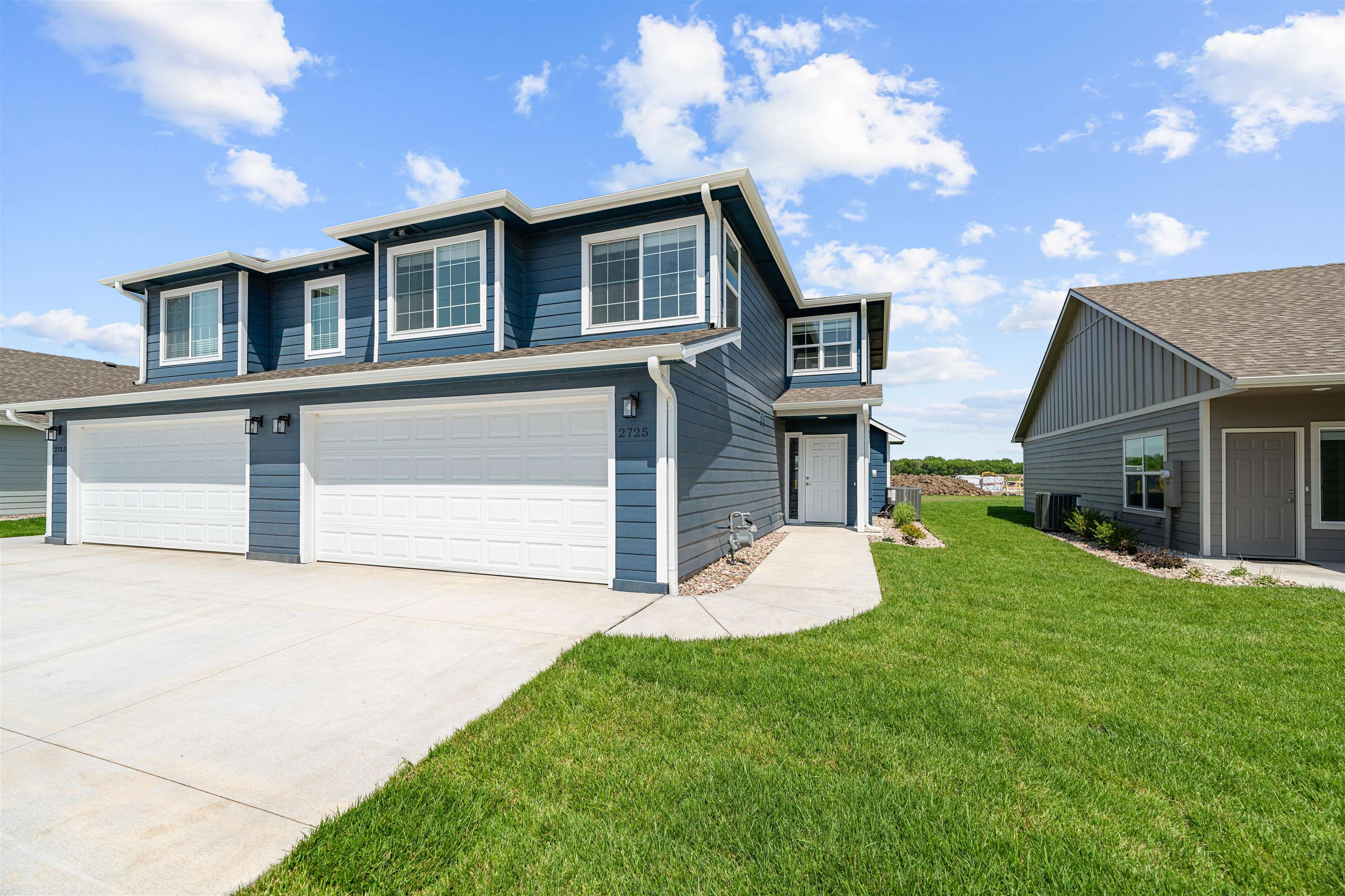 2725 Tim Rogers Ln Property Photo 1