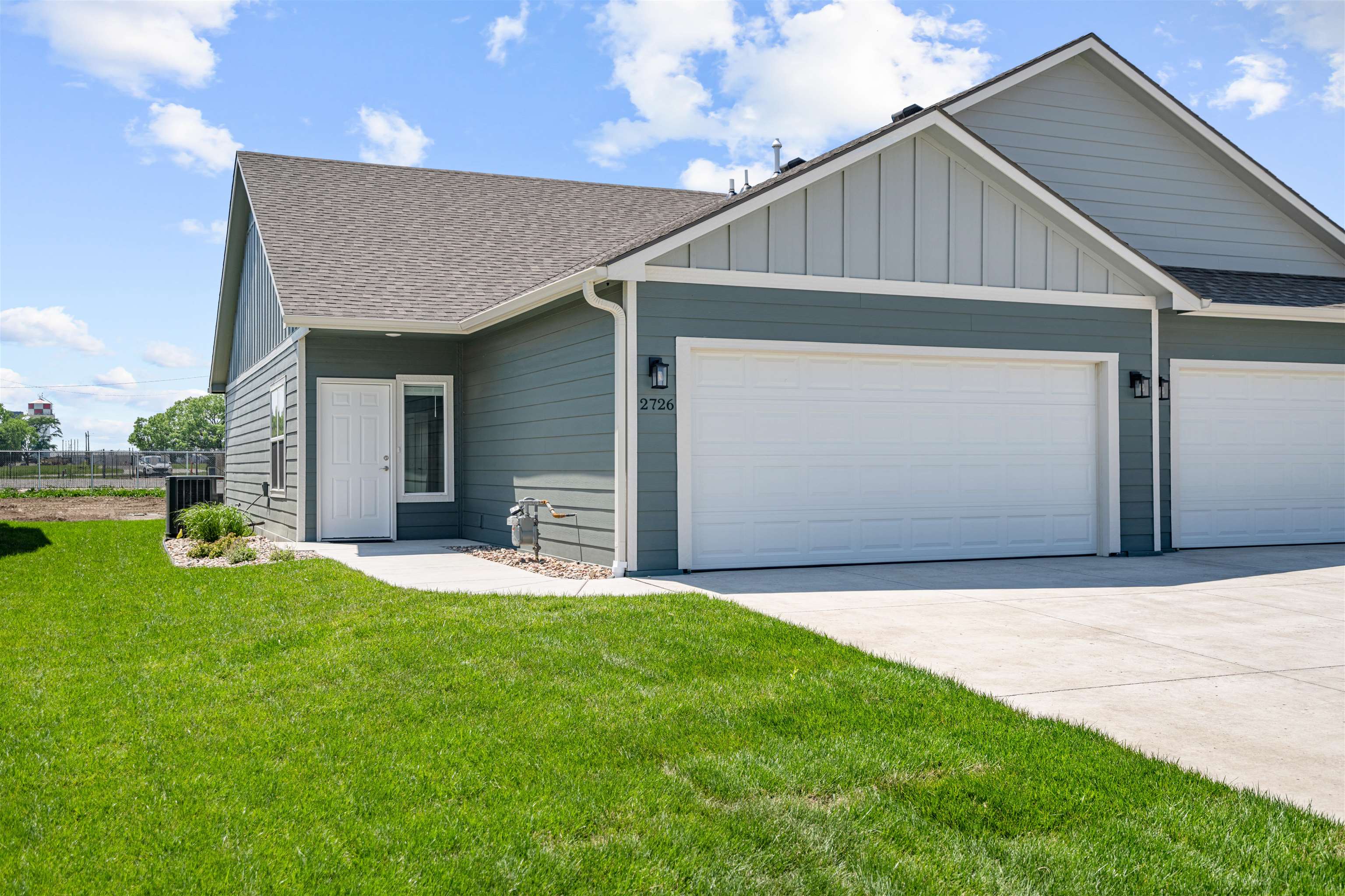 2726 Tim Rogers Ln Property Photo 1