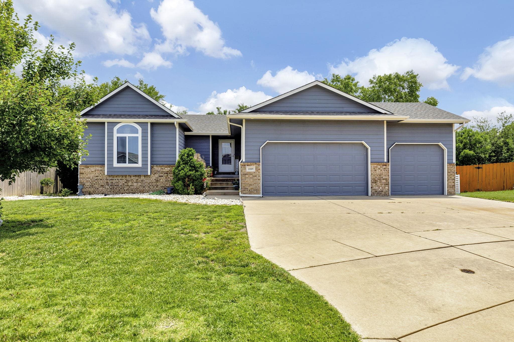 11009 W Hadden Cir Property Photo 1