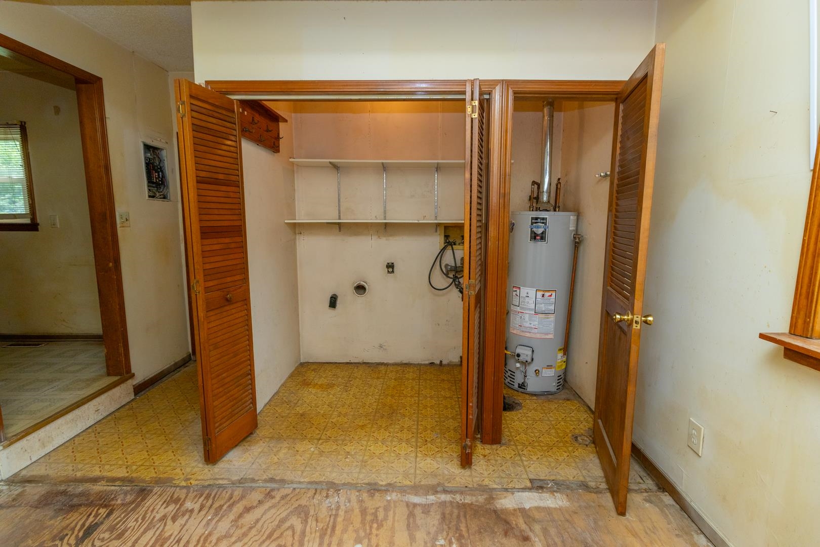 817 N Clara Property Photo 9