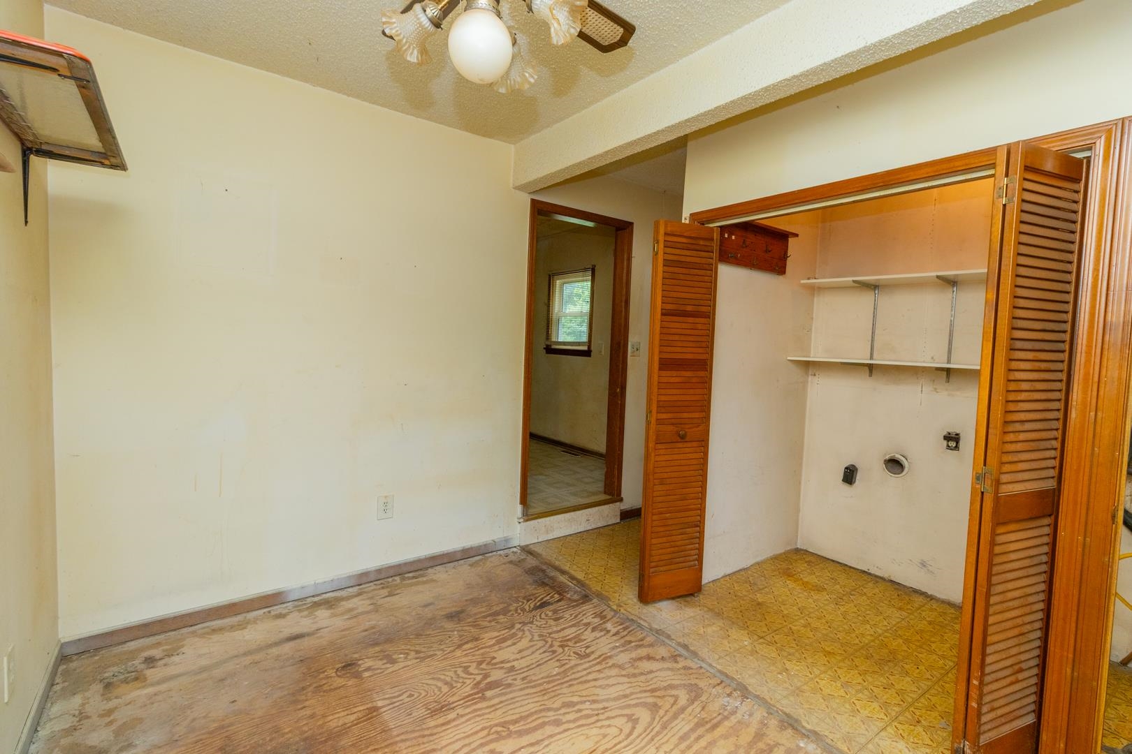 817 N Clara Property Photo 10