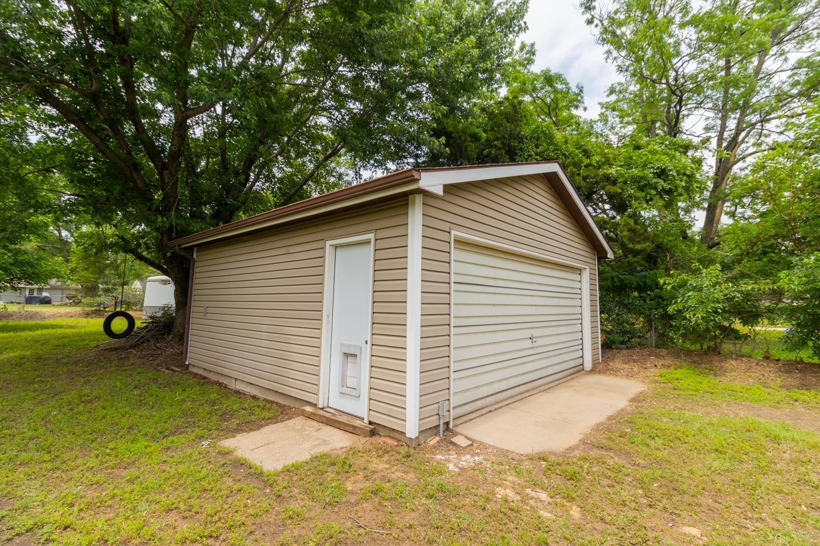817 N Clara Property Photo 20